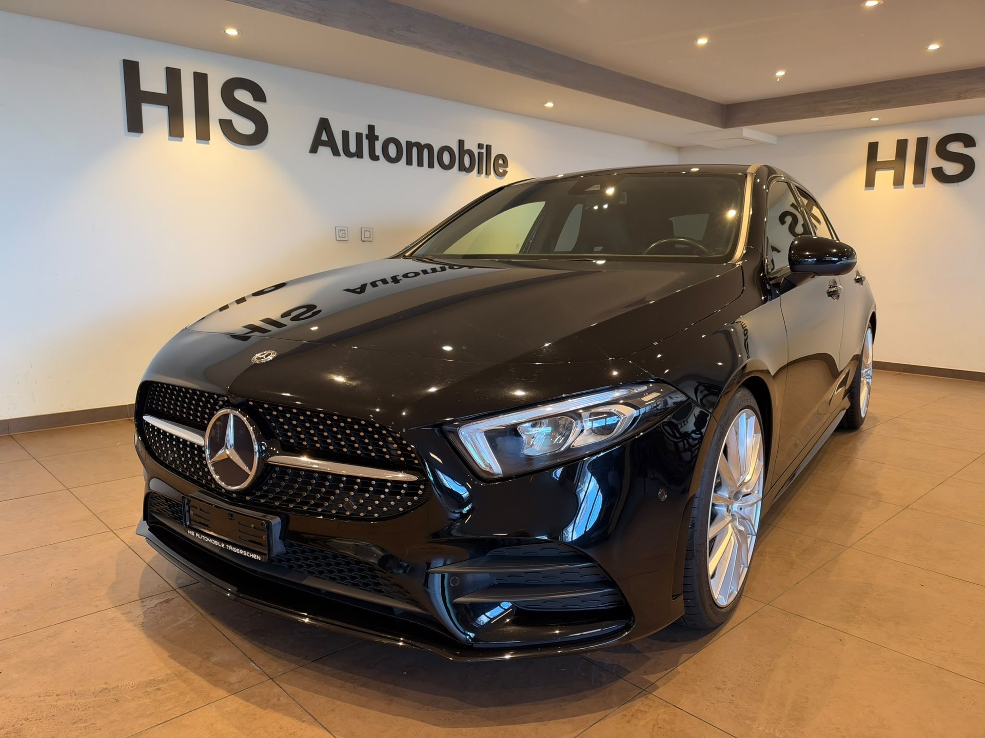 MERCEDES-BENZ A 250 AMG Line-image-1