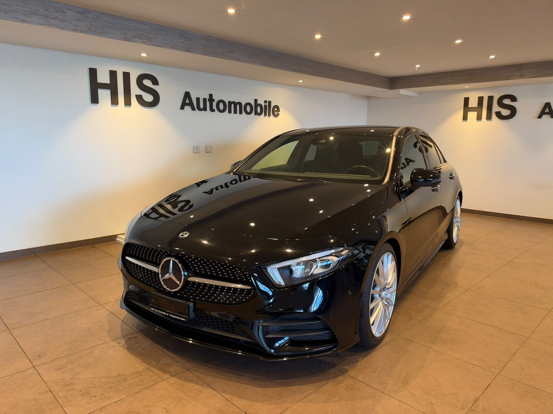 MERCEDES-BENZ A 250 AMG Line-image-0