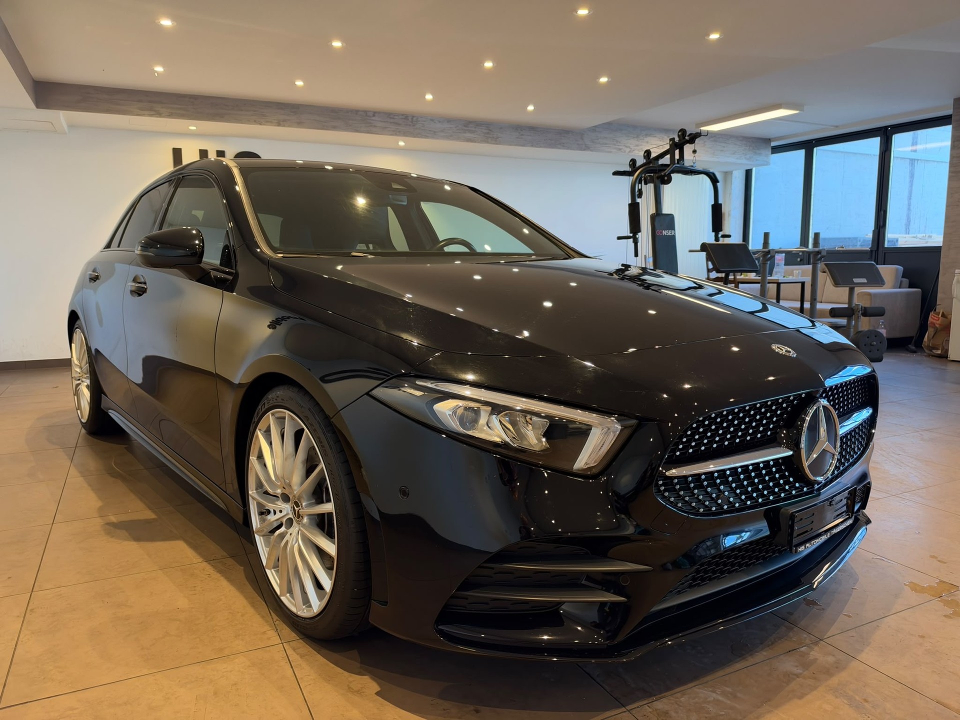 MERCEDES-BENZ A 250 AMG Line-image-13