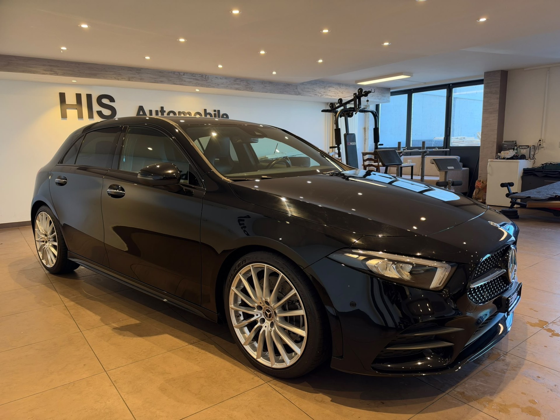 MERCEDES-BENZ A 250 AMG Line-image-3