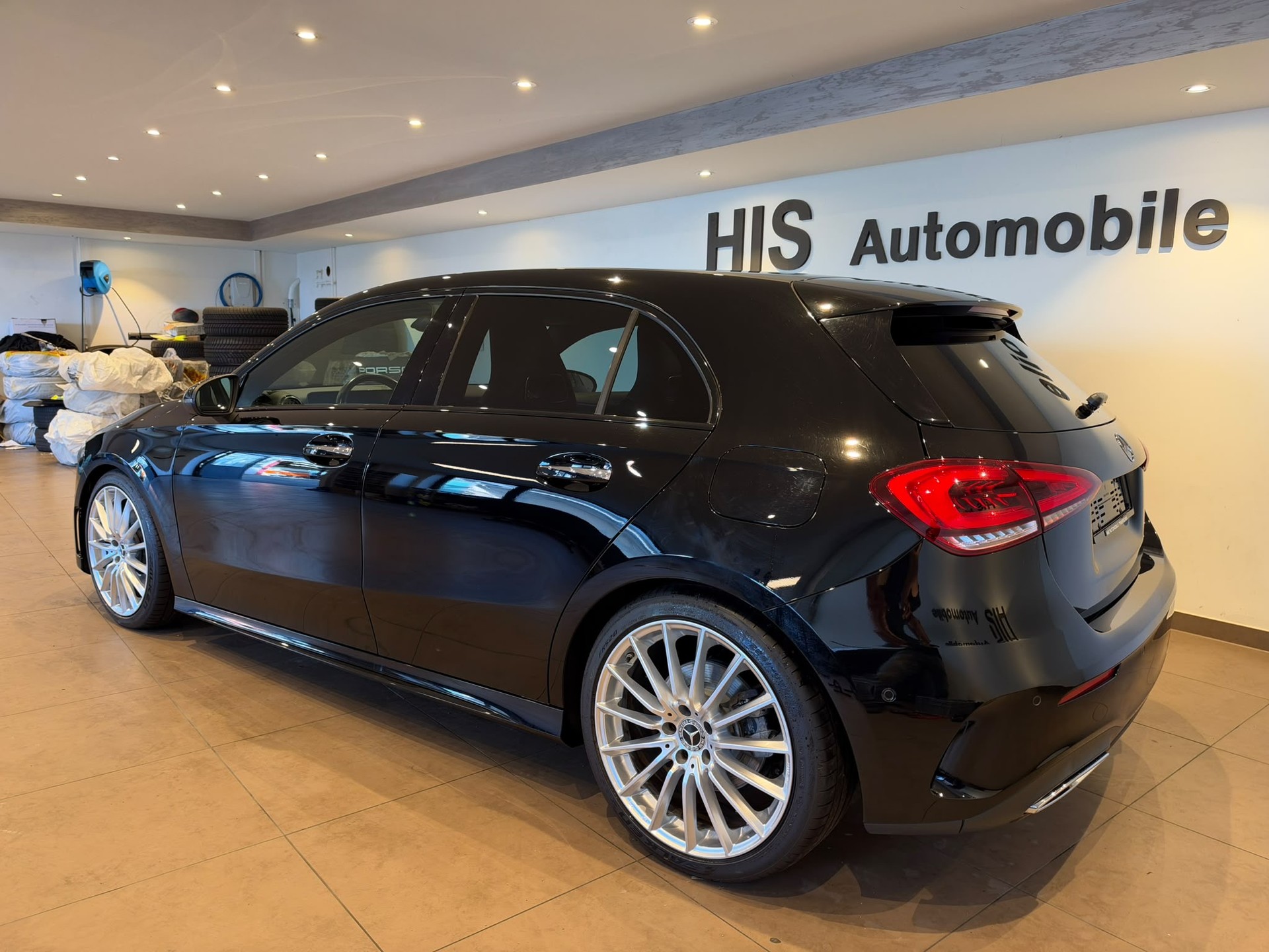 MERCEDES-BENZ A 250 AMG Line-image-4