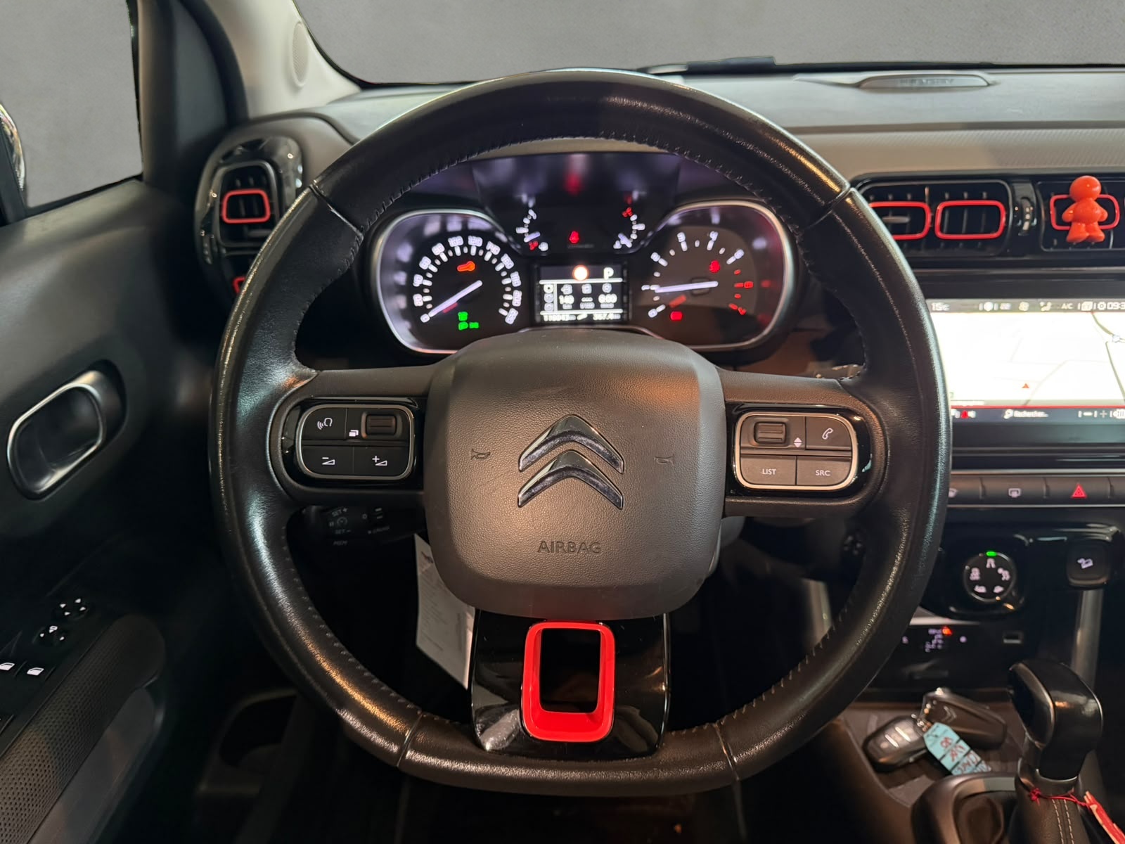 CITROEN C3 Aircross 1.2i PureTech Shine EAT-image-13
