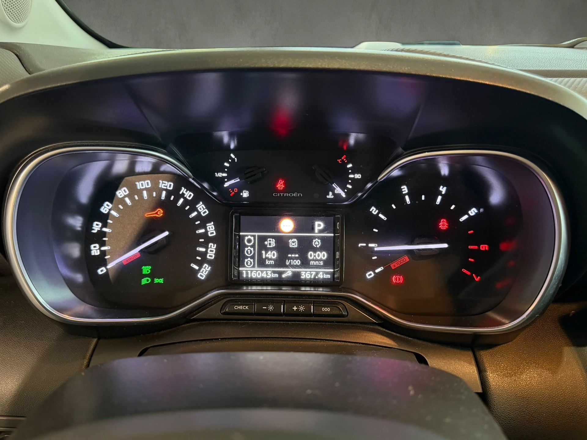 CITROEN C3 Aircross 1.2i PureTech Shine EAT-image-17