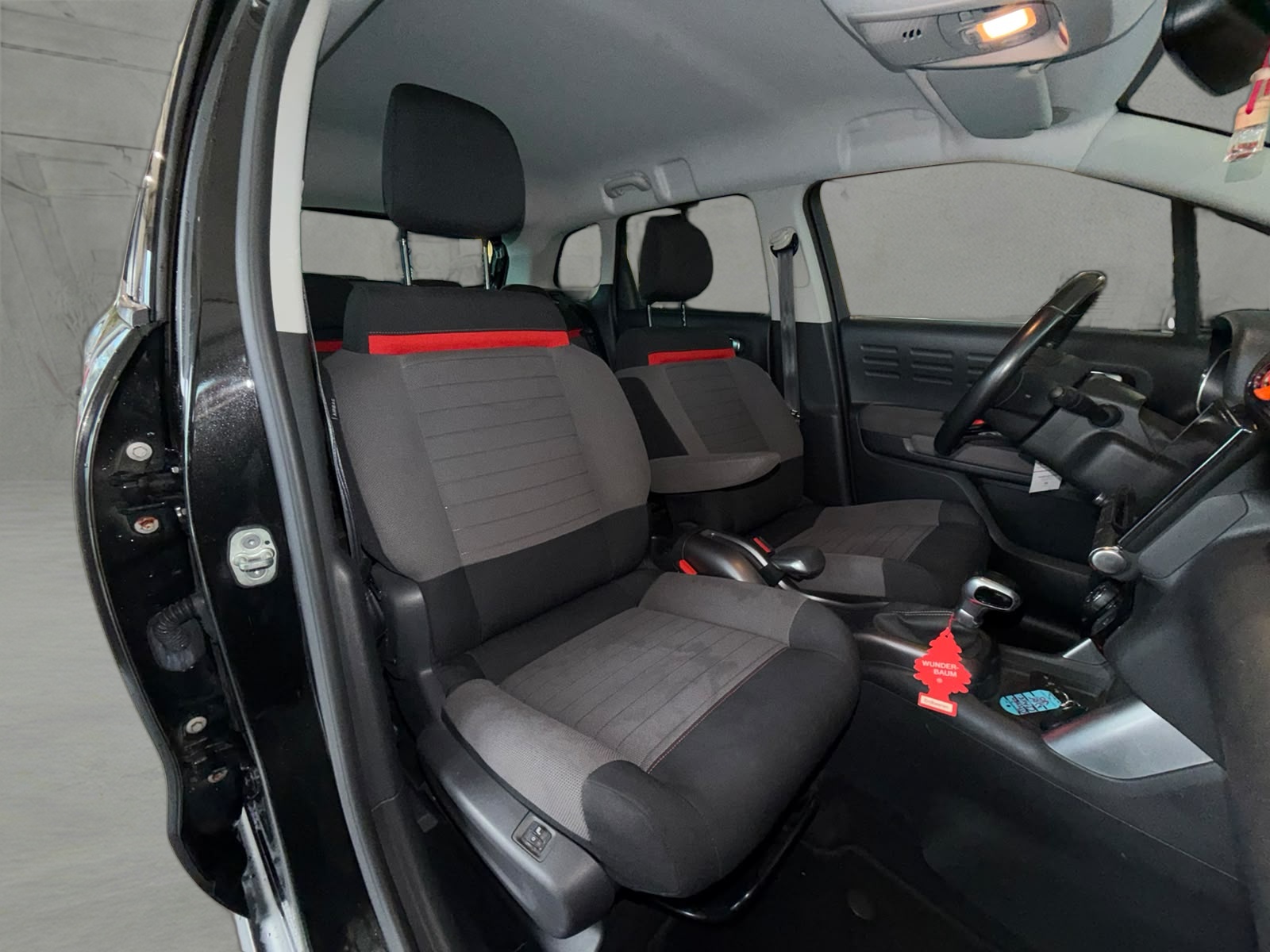 CITROEN C3 Aircross 1.2i PureTech Shine EAT-image-11
