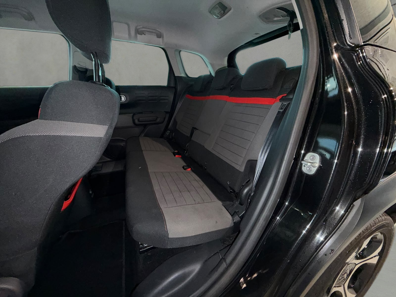 CITROEN C3 Aircross 1.2i PureTech Shine EAT-image-9
