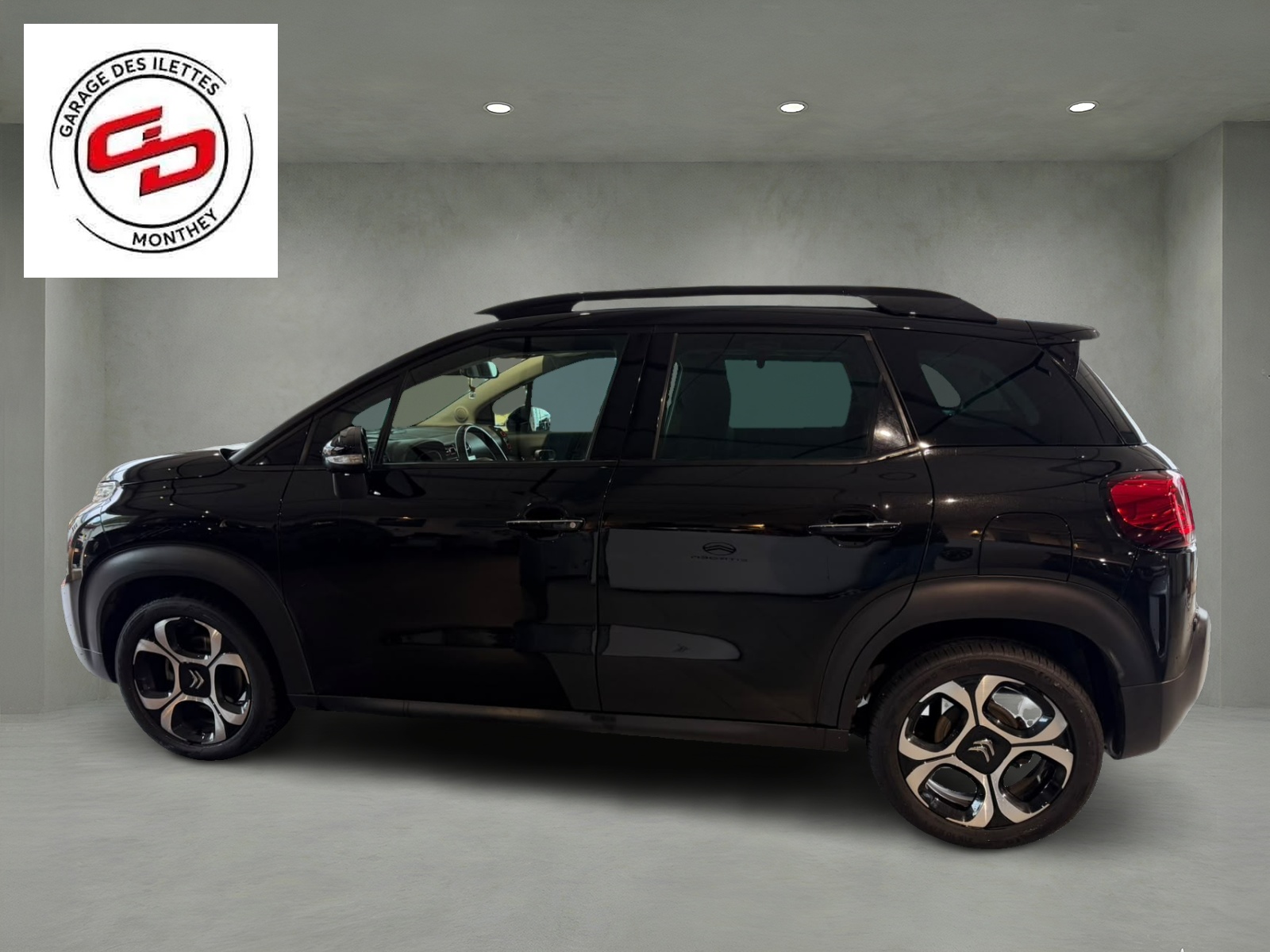 CITROEN C3 Aircross 1.2i PureTech Shine EAT-image-1
