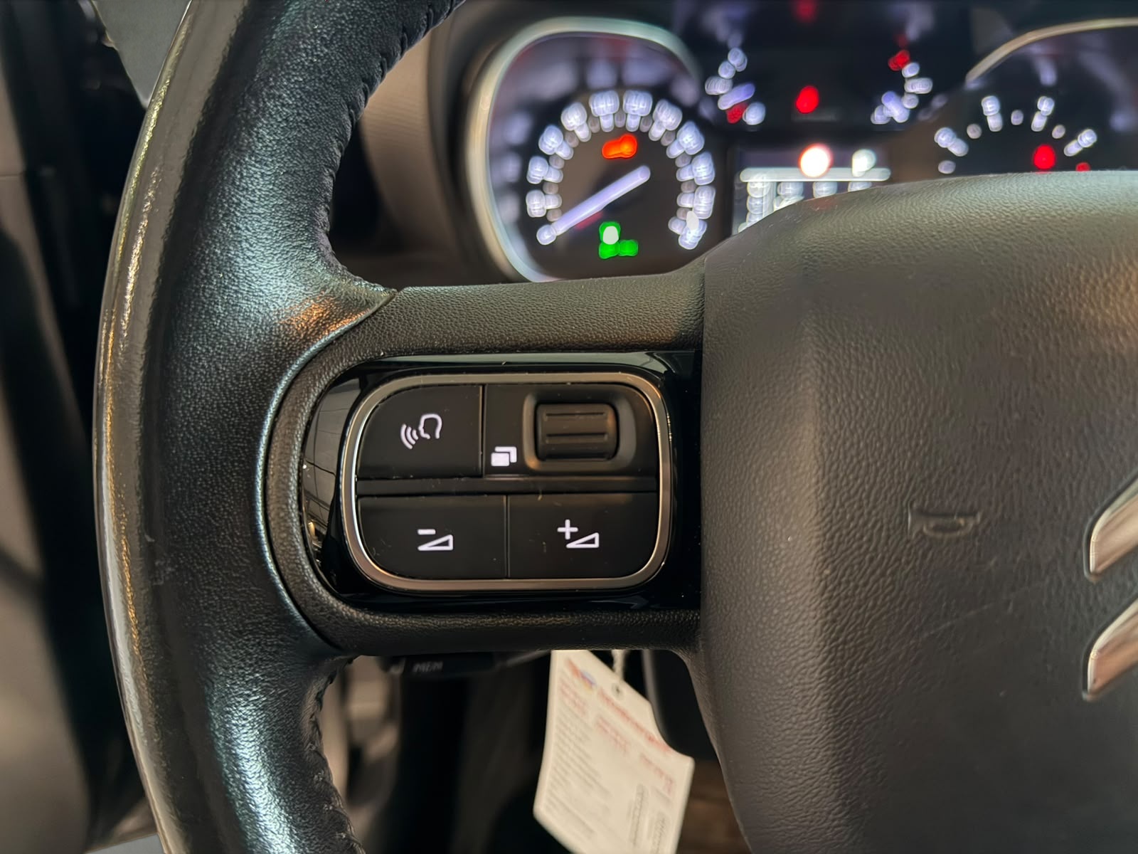 CITROEN C3 Aircross 1.2i PureTech Shine EAT-image-14