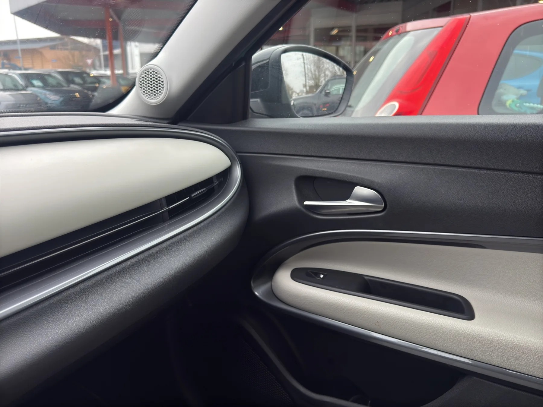 FIAT 600 1.2 Hybrid La Prima-image-26