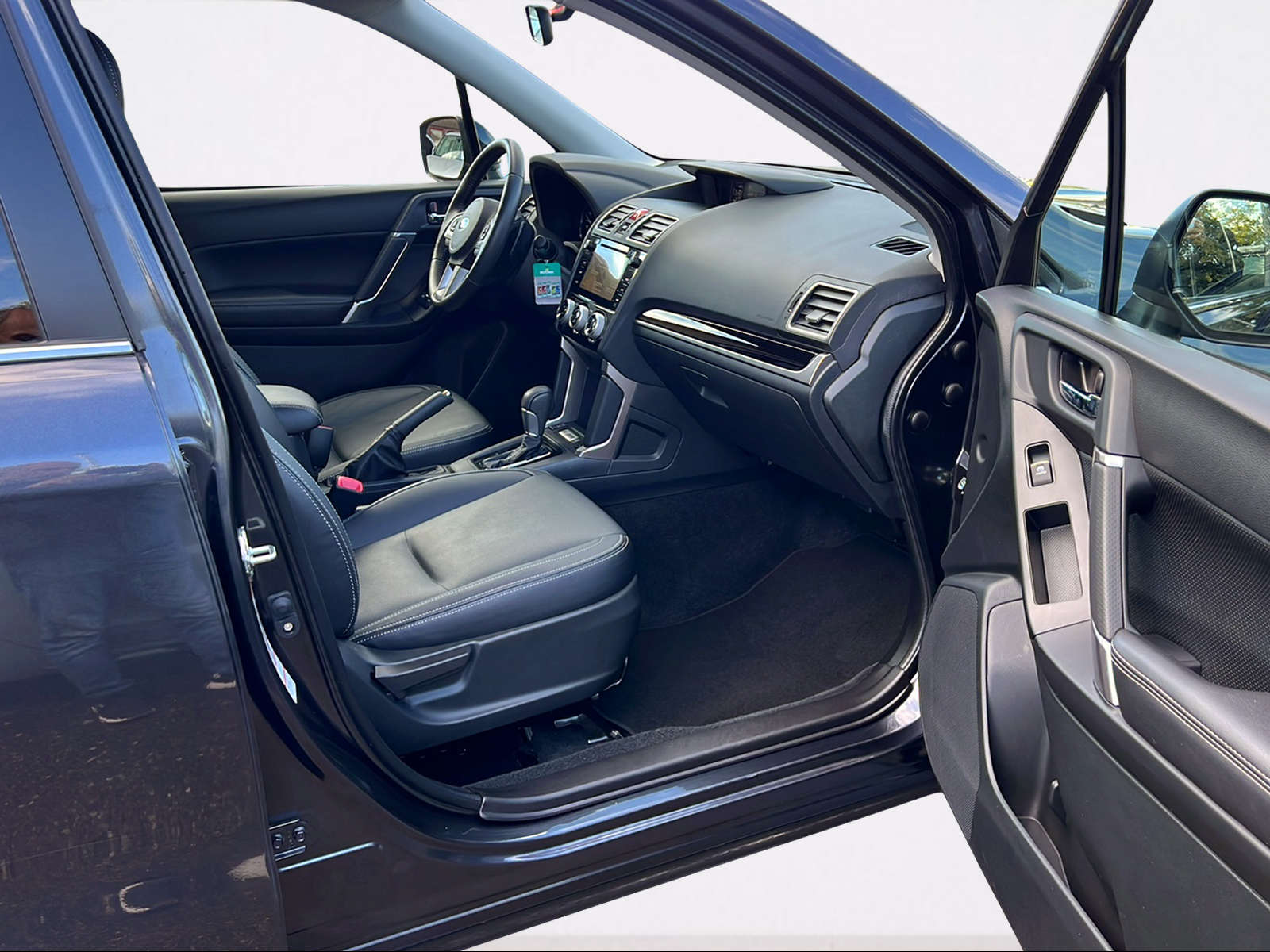 SUBARU Forester 2.0i Executive Lineartronic-image-8