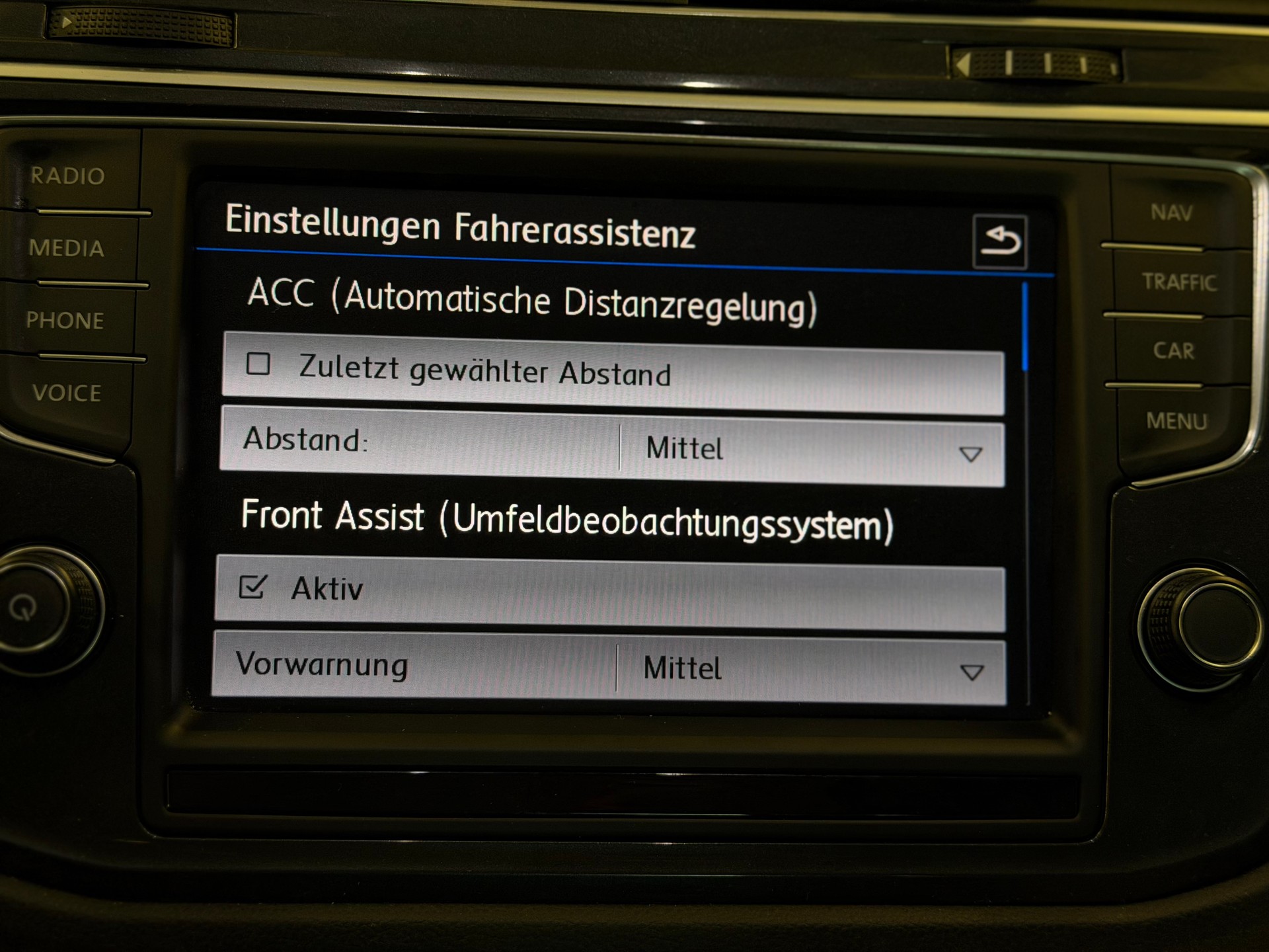 VW Tiguan 2.0 TDI SCR Highline 4Motion DSG AHK 2.5T-image-19