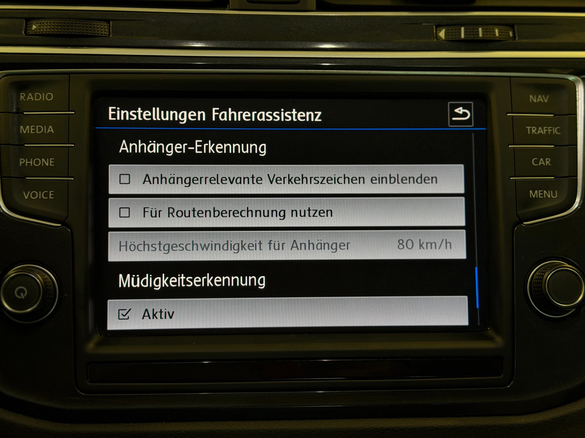 VW Tiguan 2.0 TDI SCR Highline 4Motion DSG AHK 2.5T-image-22