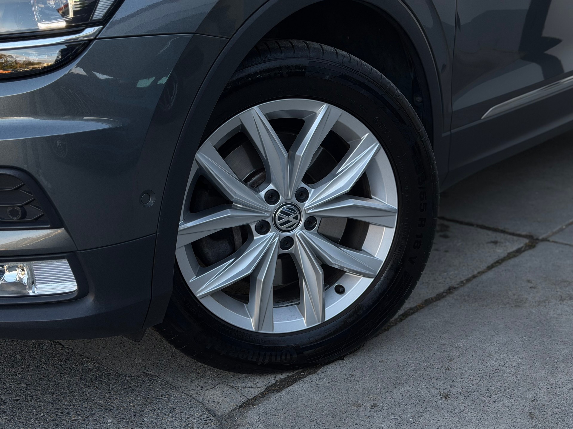VW Tiguan 2.0 TDI SCR Highline 4Motion DSG AHK 2.5T-image-8