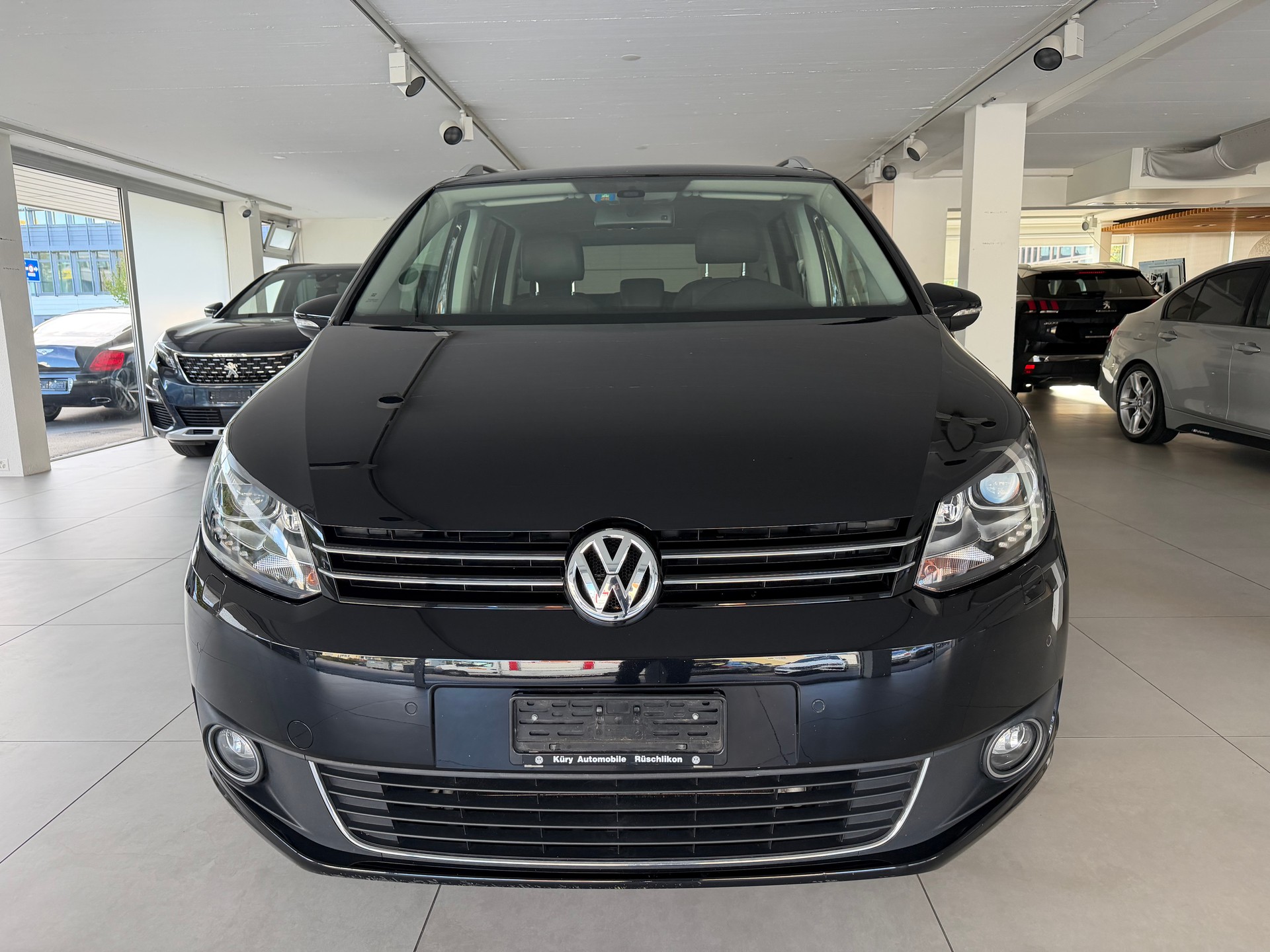 VW Touran 2.0 TDI BlueMotion Technology Highline DSG-image-2