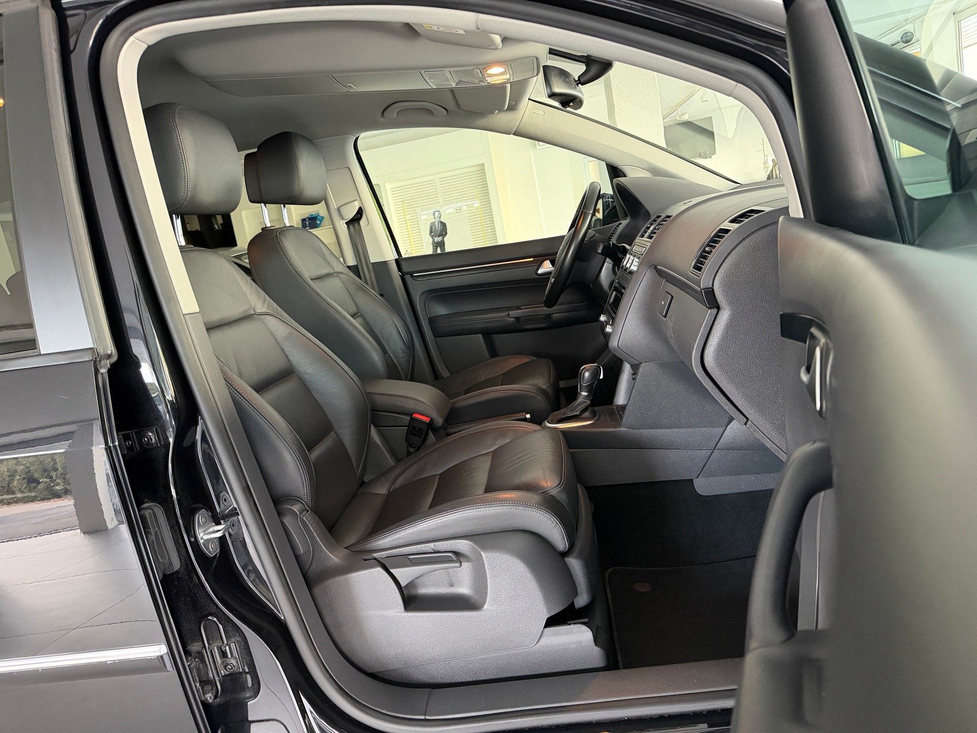 VW Touran 2.0 TDI BlueMotion Technology Highline DSG-image-12