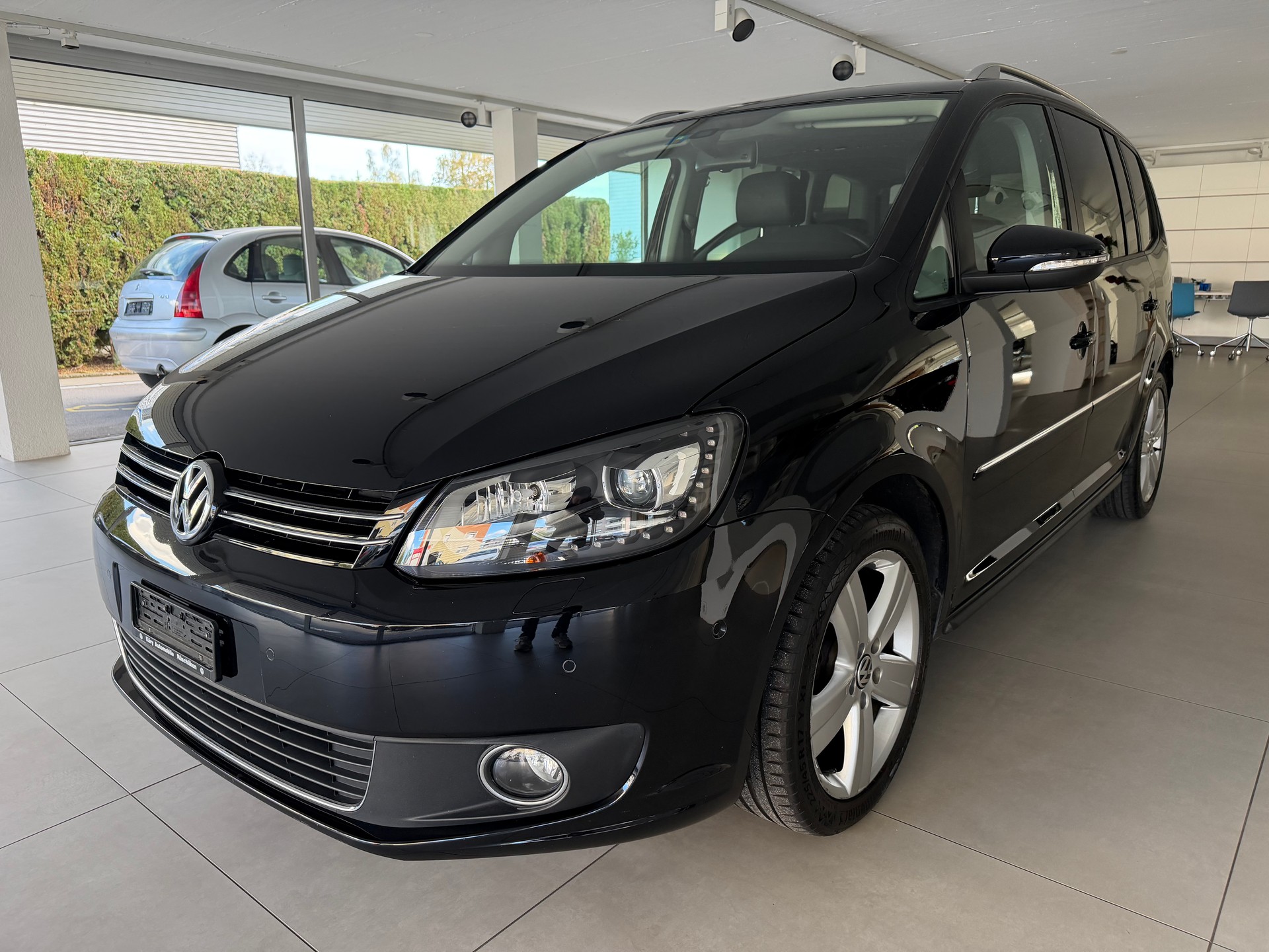 VW Touran 2.0 TDI BlueMotion Technology Highline DSG-image-0