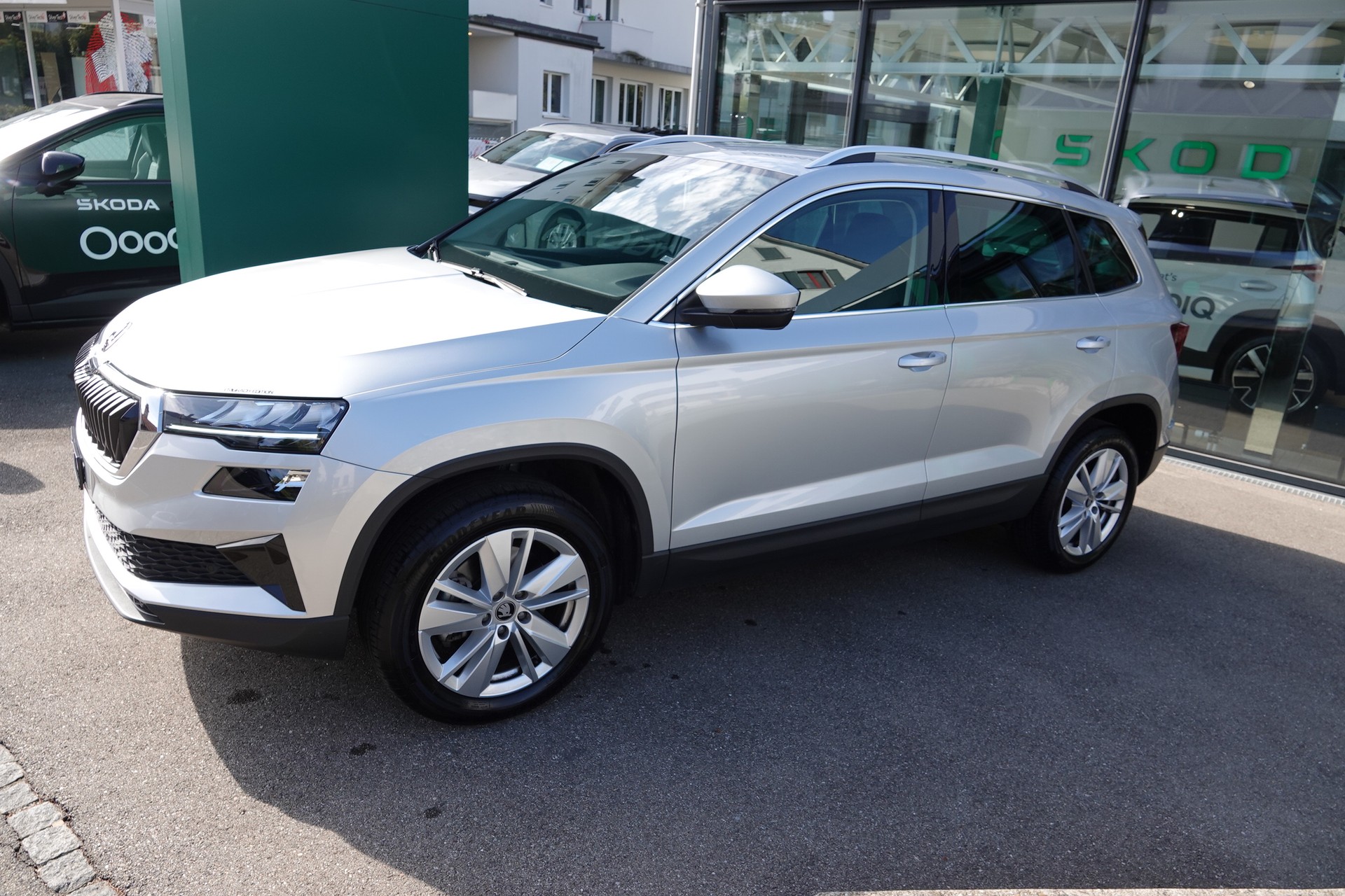 SKODA Karoq 1.5 TSI Selection DSG-image-3