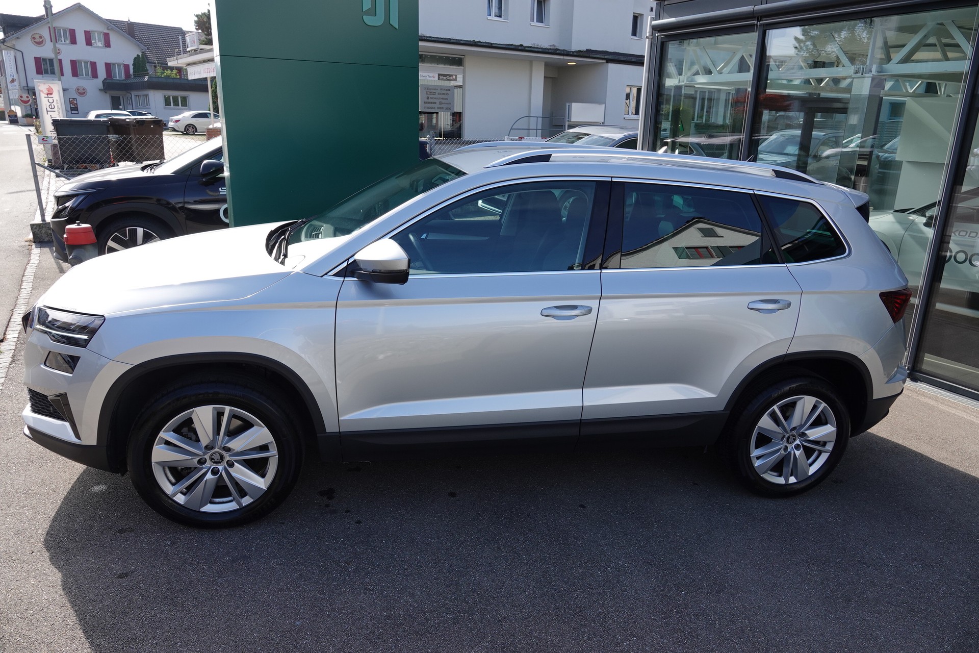 SKODA Karoq 1.5 TSI Selection DSG-image-4