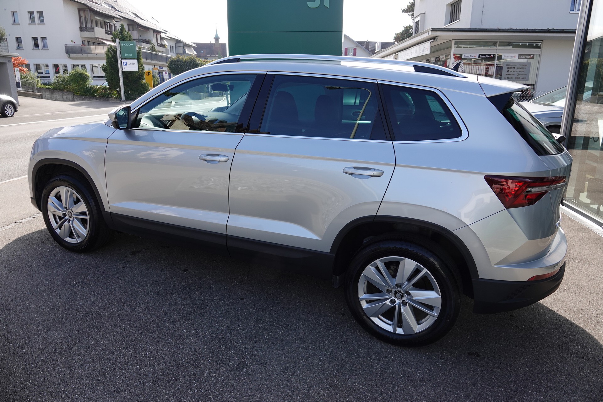 SKODA Karoq 1.5 TSI Selection DSG-image-5