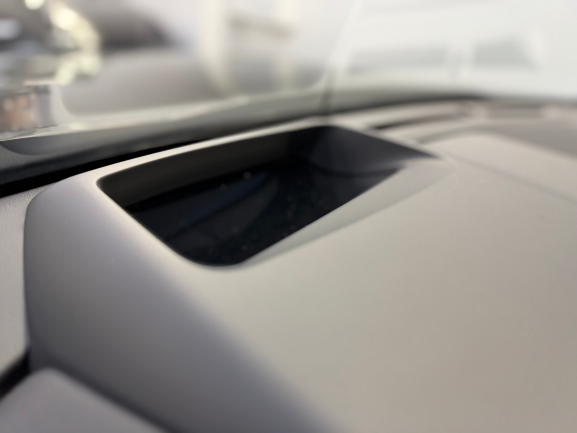 JAGUAR F-Pace 3.0 D300 R-Dynamic MHEV S AWD-image-16