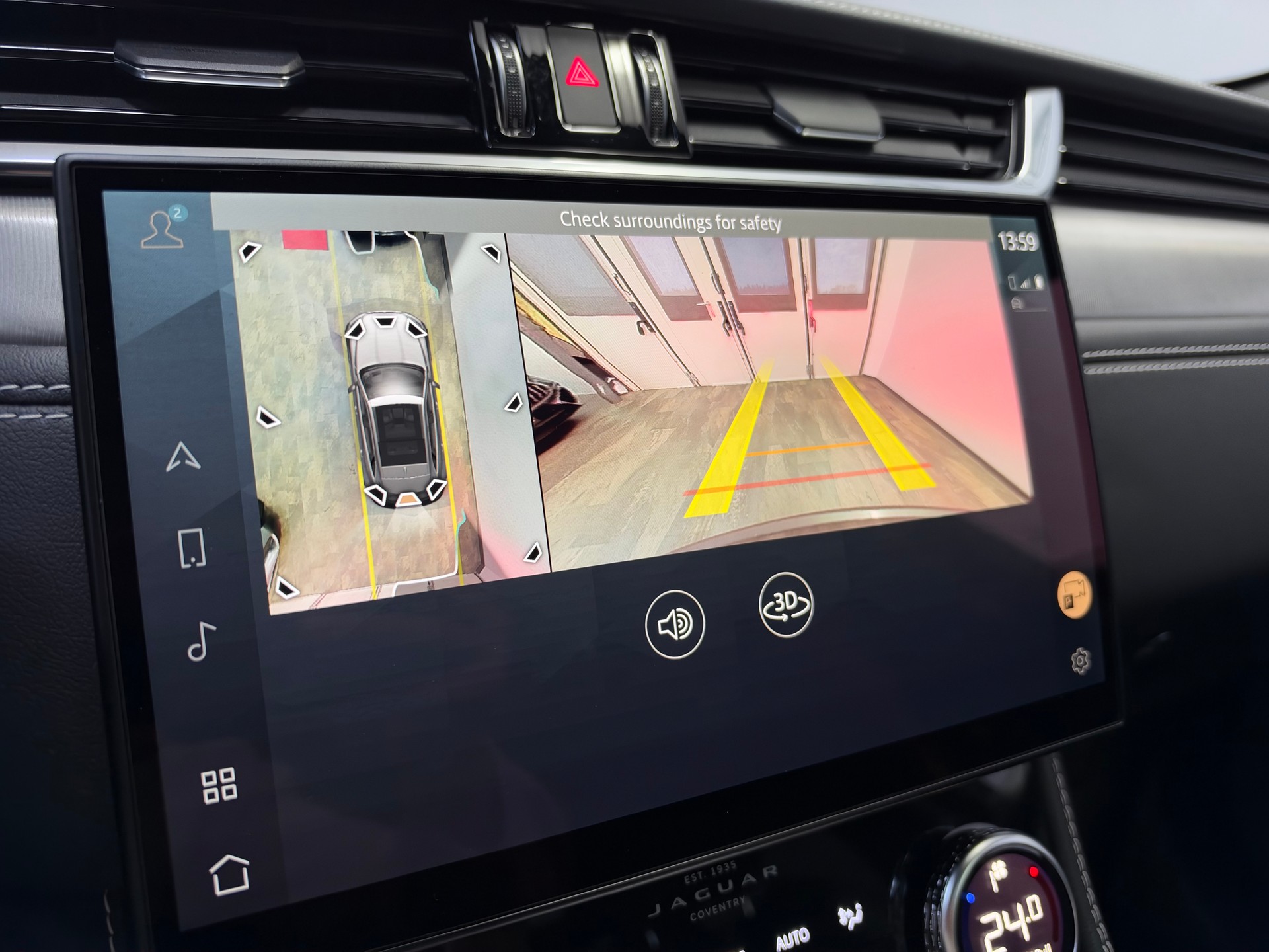 JAGUAR F-Pace 3.0 D300 R-Dynamic MHEV S AWD-image-19