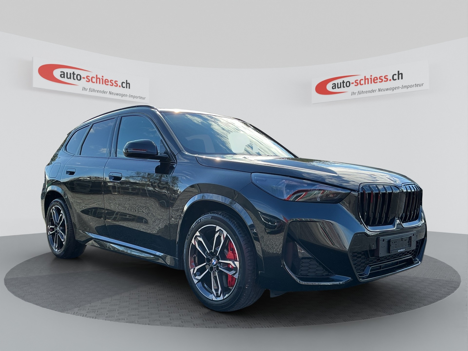 BMW X1 sDrive 18i M Sport Pro Shadow Line-image-0