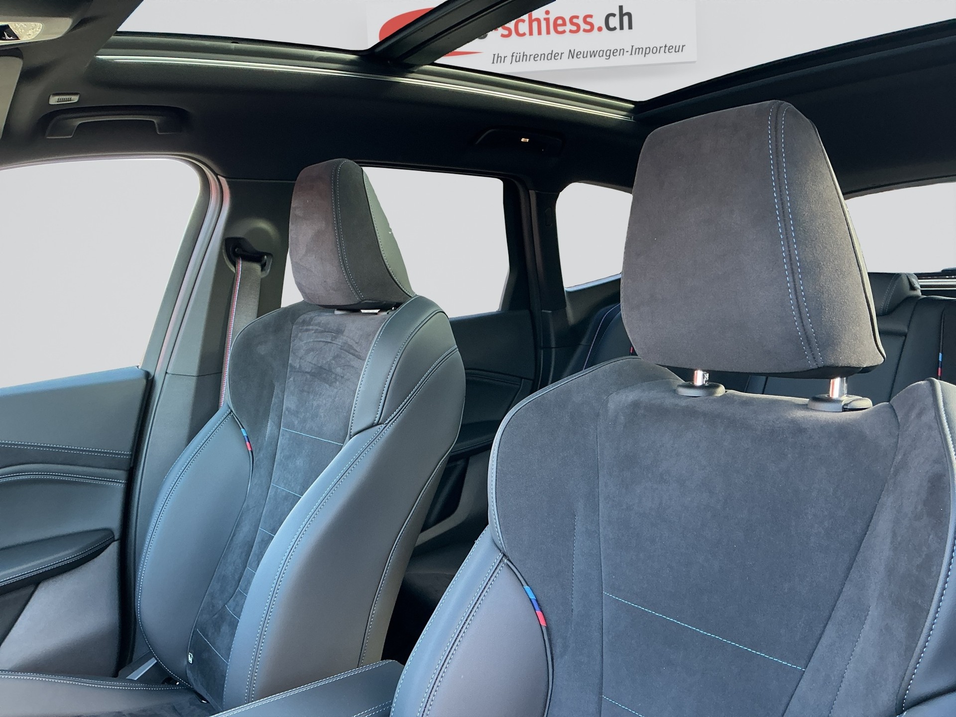 BMW X1 sDrive 18i M Sport Pro Shadow Line-image-6