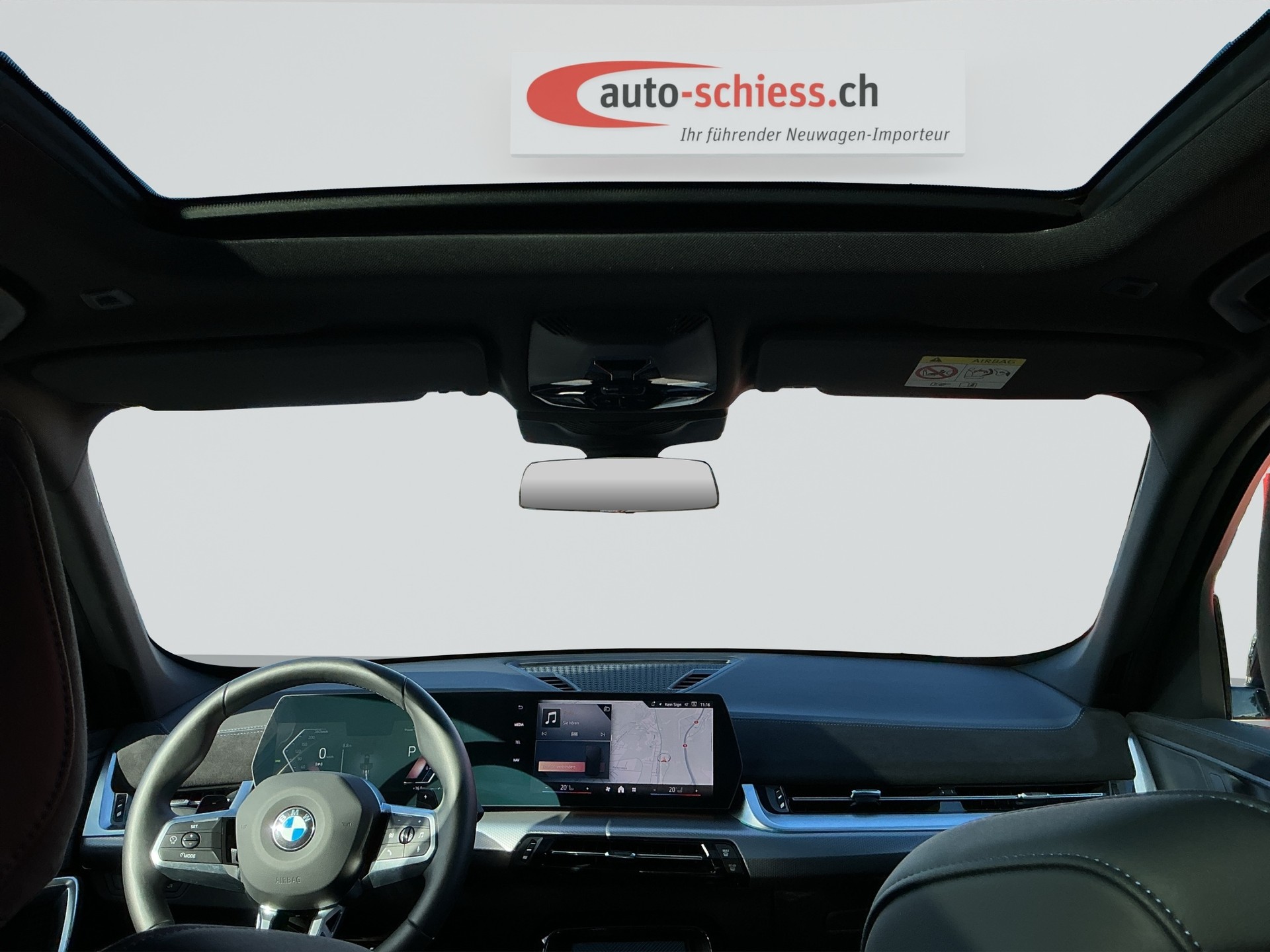 BMW X1 sDrive 18i M Sport Pro Shadow Line-image-15