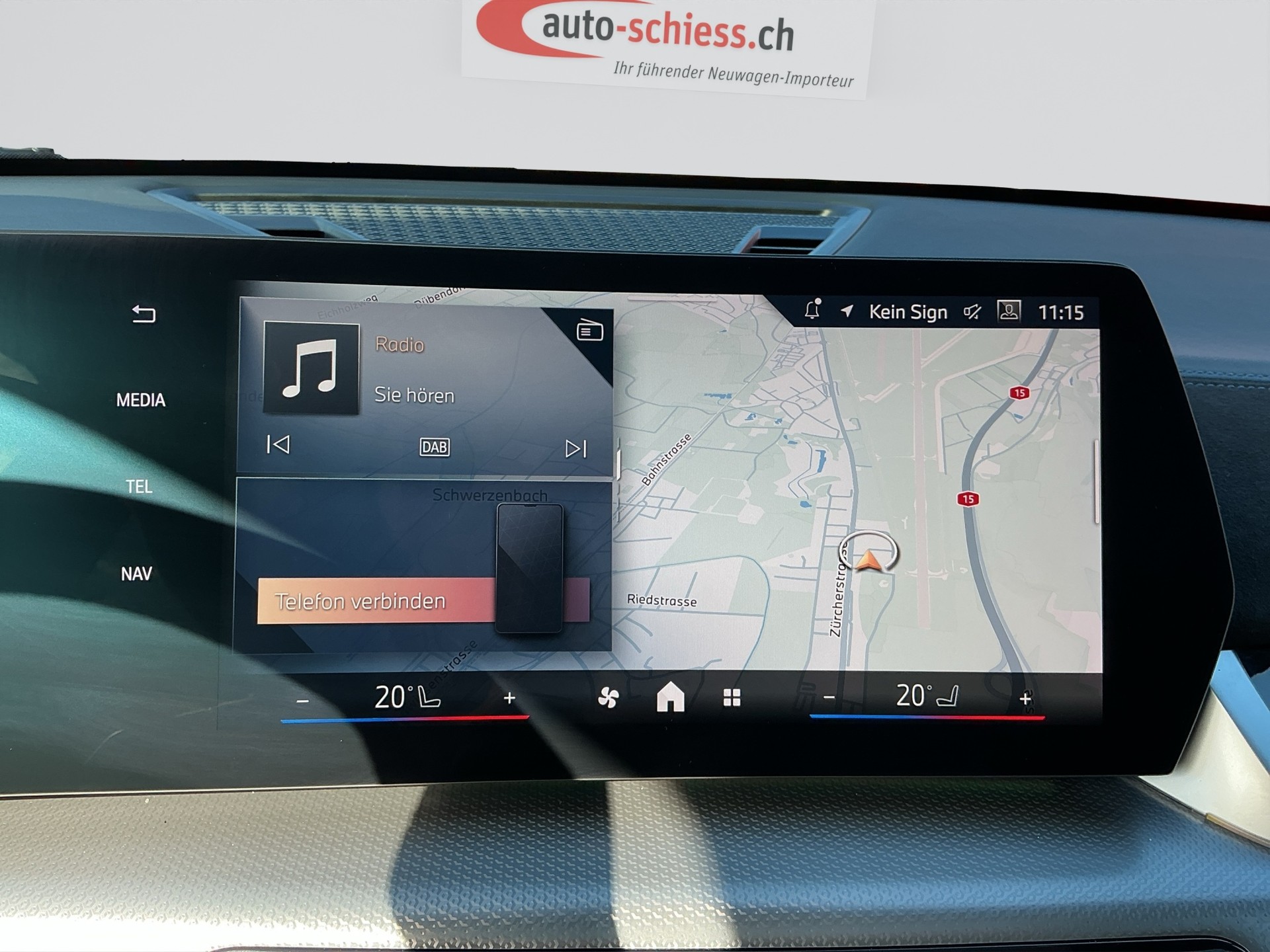 BMW X1 sDrive 18i M Sport Pro Shadow Line-image-10