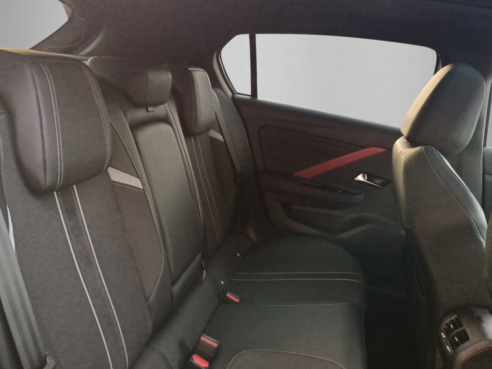 OPEL Astra 1.6 PHEV Turbo-image-16