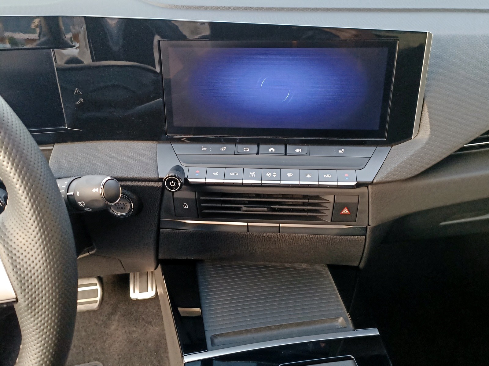 OPEL Astra 1.6 PHEV Turbo-image-14