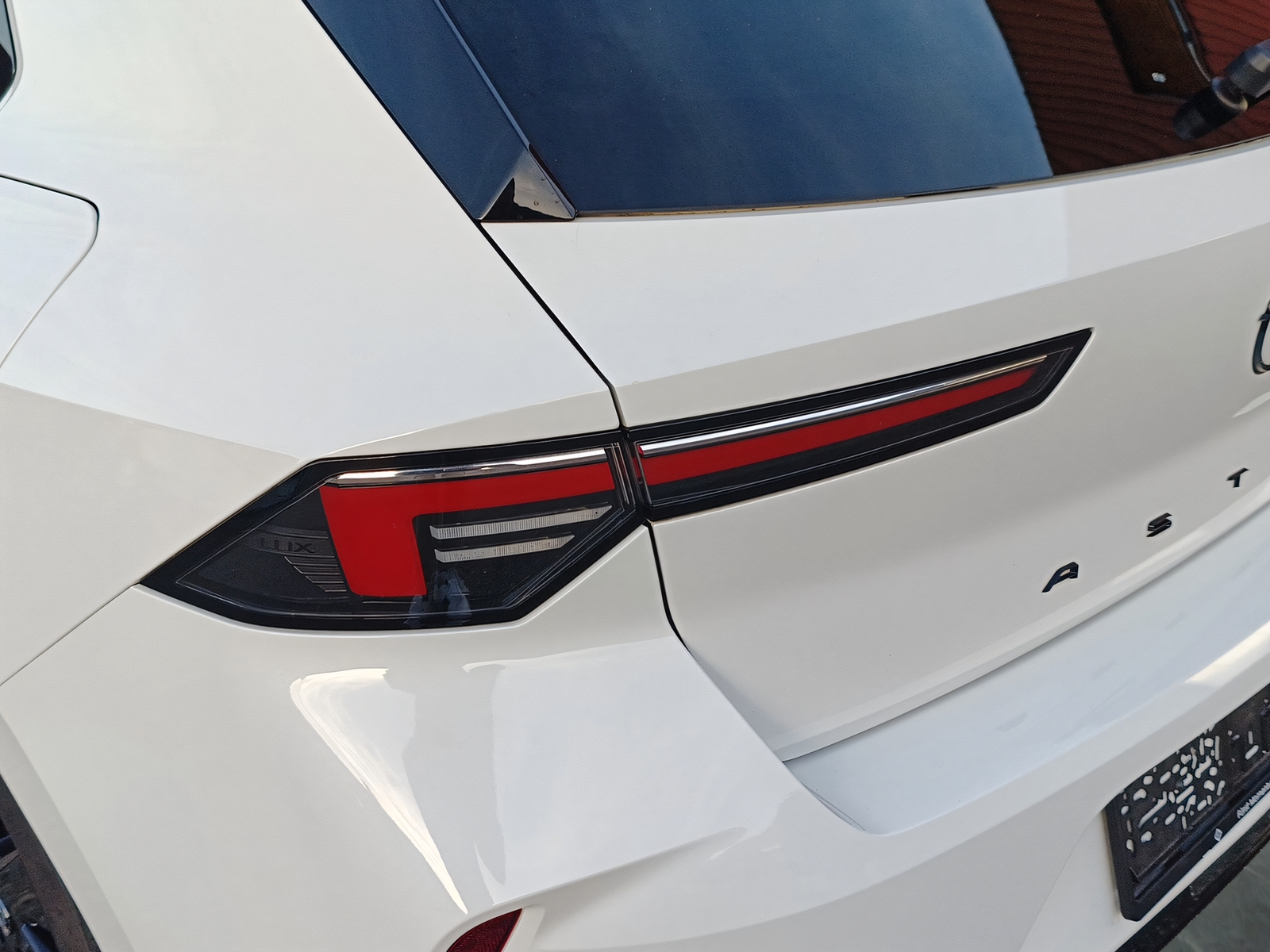 OPEL Astra 1.6 PHEV Turbo-image-9