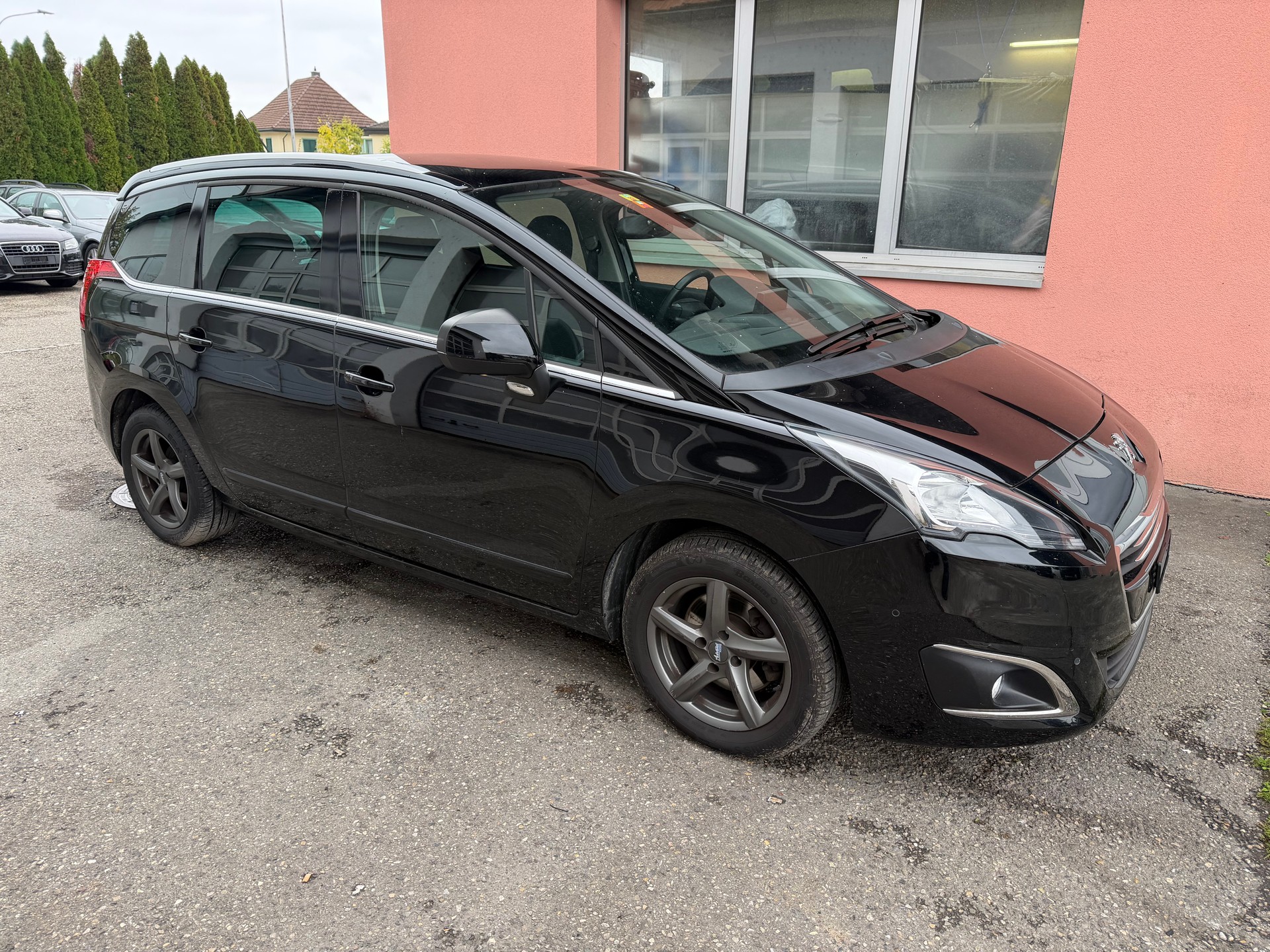 PEUGEOT 5008 1.6 16V T Style Tiptronic-image-1