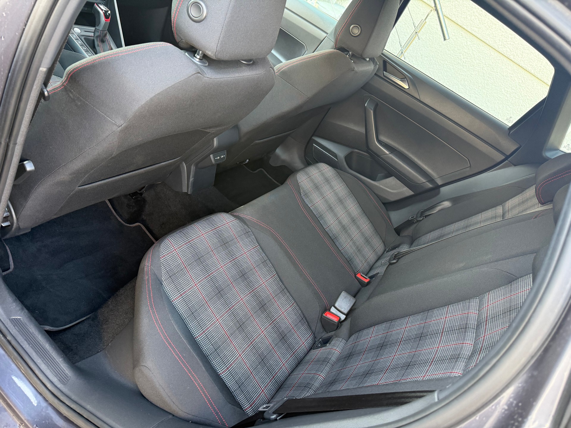 VW Polo 2.0 TSI GTI DSG-image-9