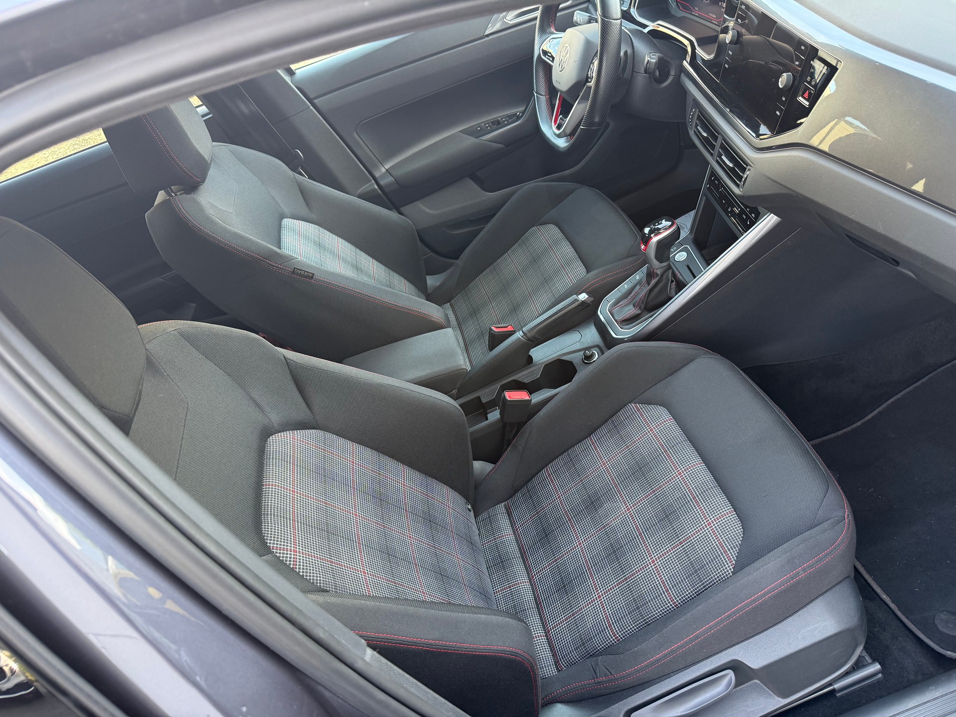 VW Polo 2.0 TSI GTI DSG-image-10