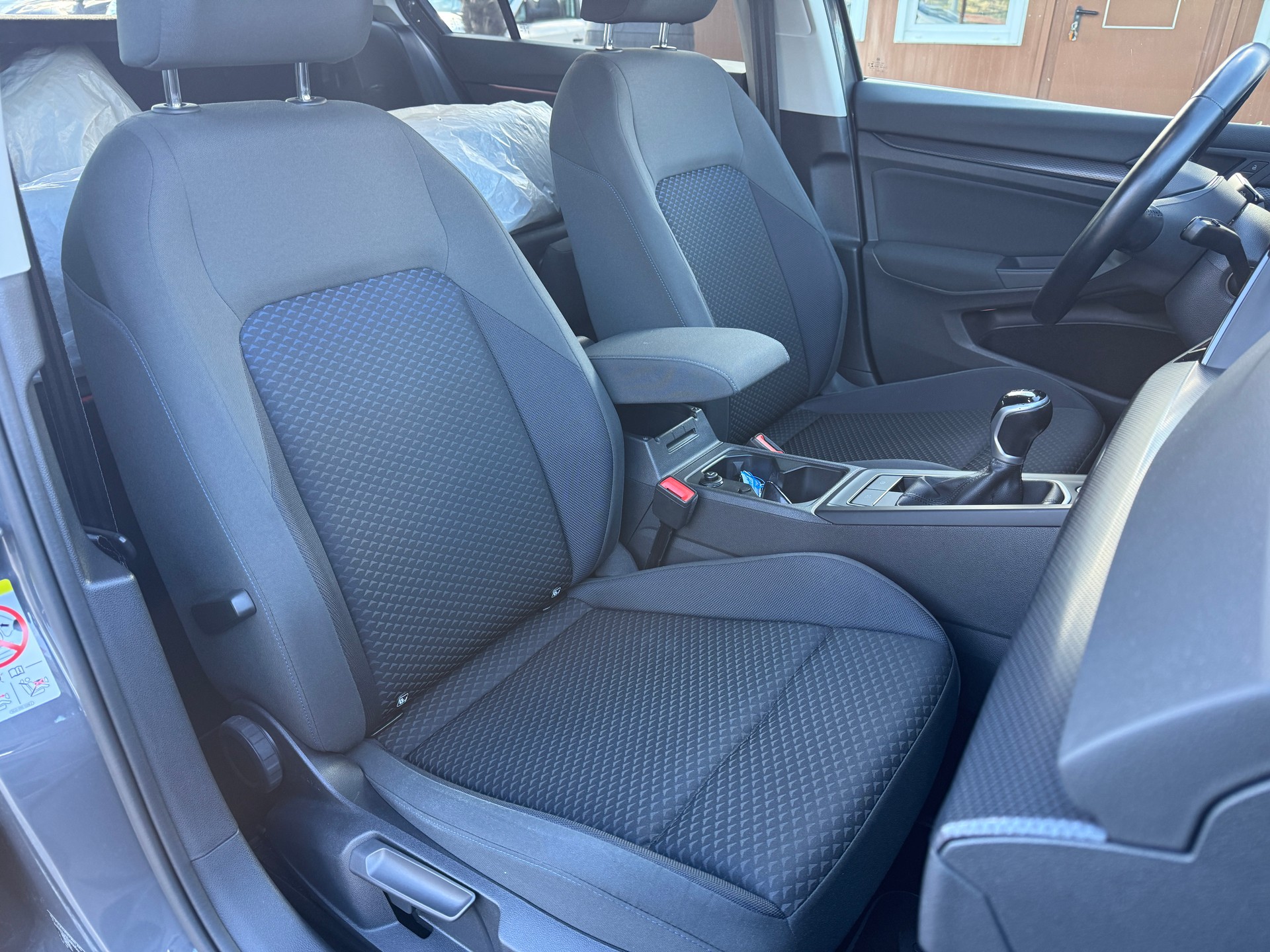 VW Golf 2.0 TDI Life-image-10