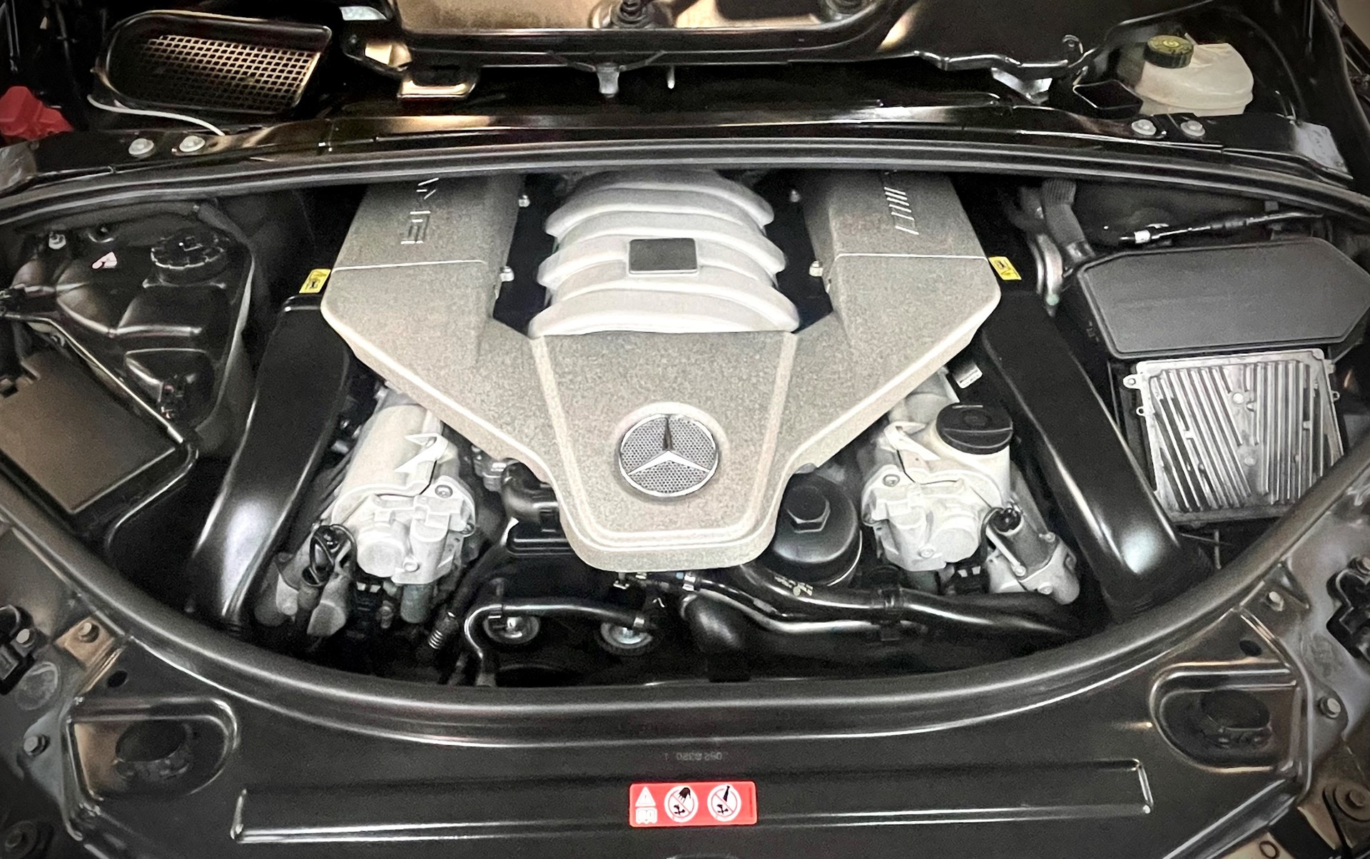MERCEDES-BENZ R 63 AMG L 4Matic 7G-Tronic - Shortversion-image-13