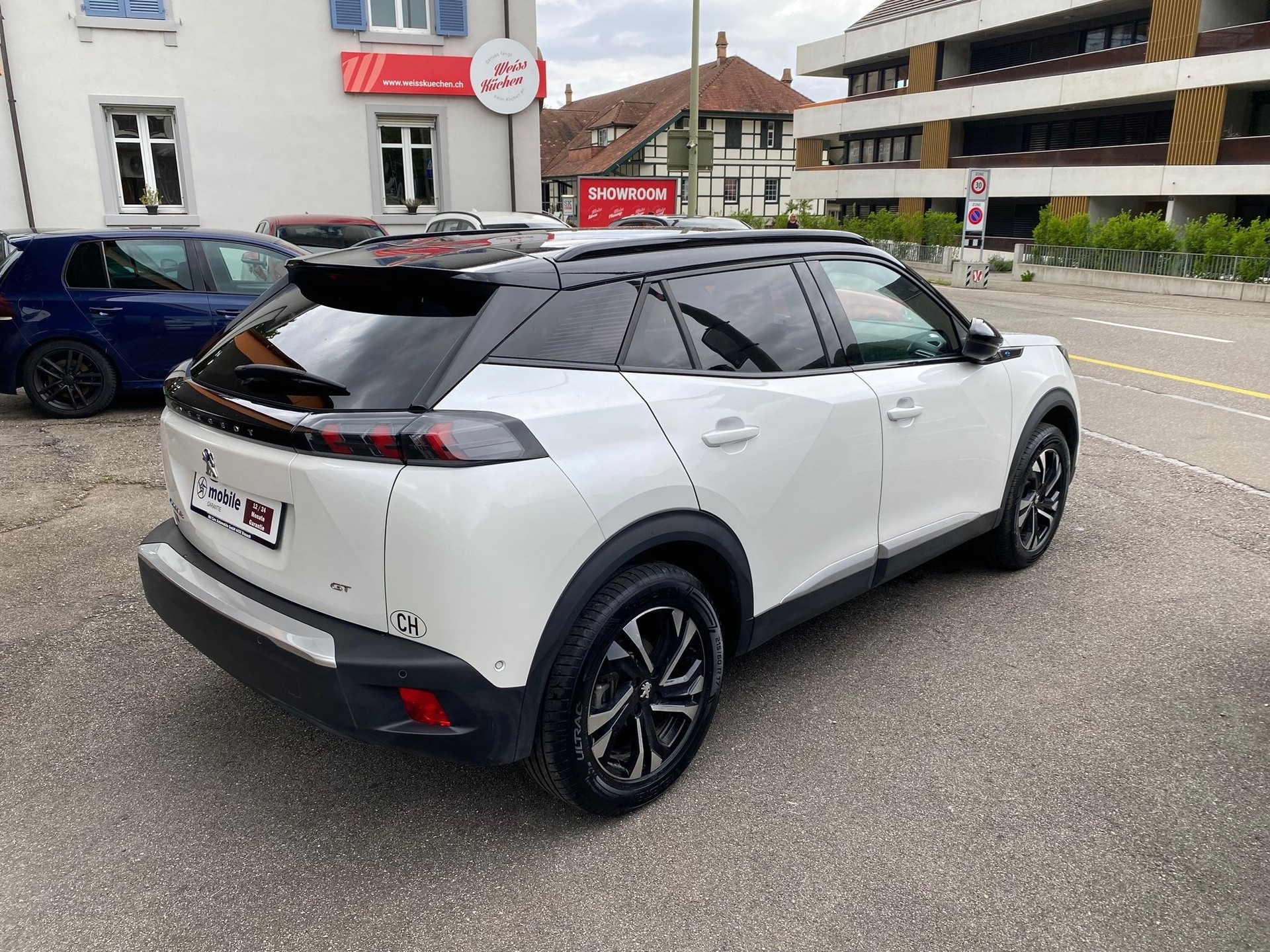 PEUGEOT 2008 e GT-image-10