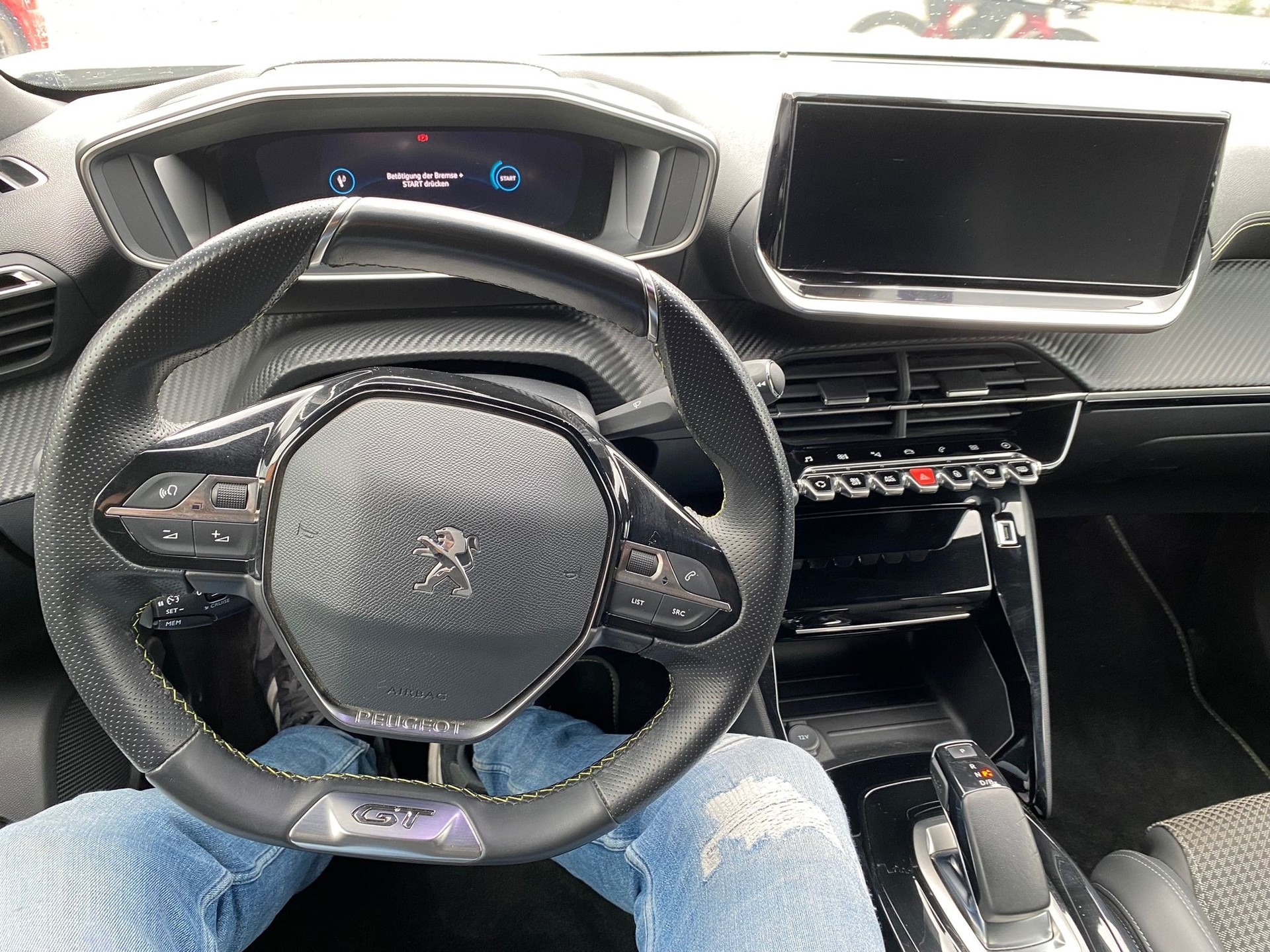 PEUGEOT 2008 e GT-image-3