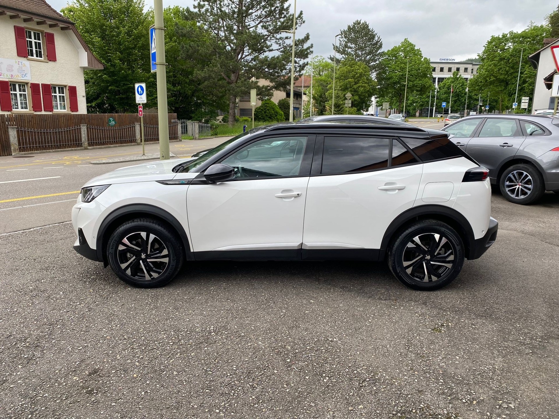 PEUGEOT 2008 e GT-image-7