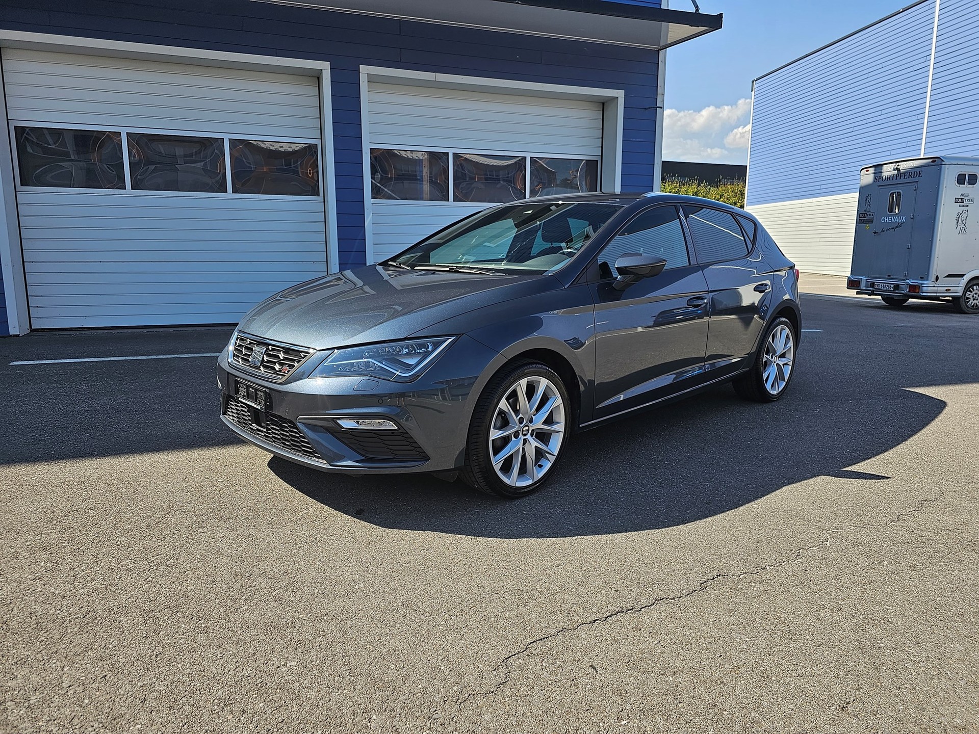 SEAT Leon 1.5 TGI FR DSG-image-2