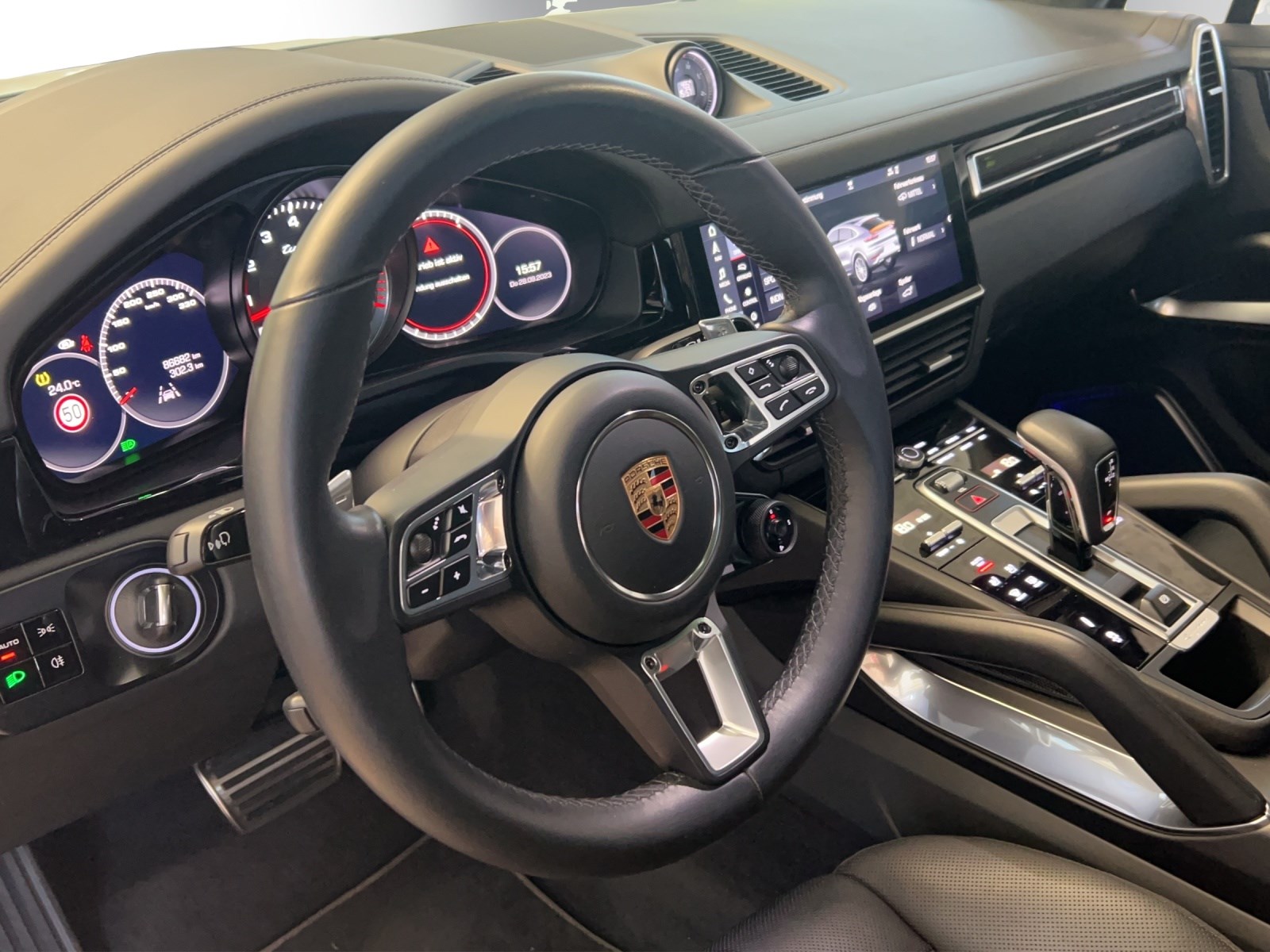 PORSCHE Cayenne Turbo Coupé-image-7