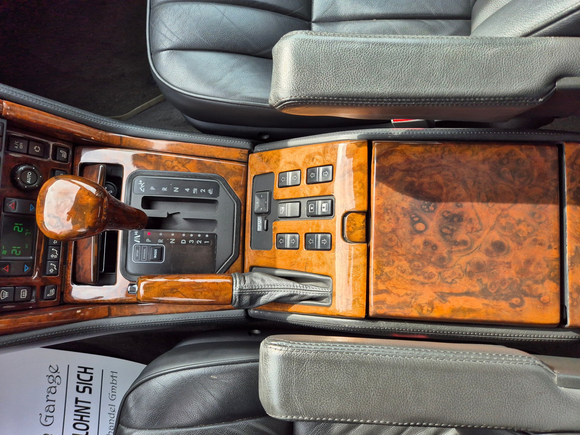 LAND ROVER Range Rover 4.6 Autobiography-image-29