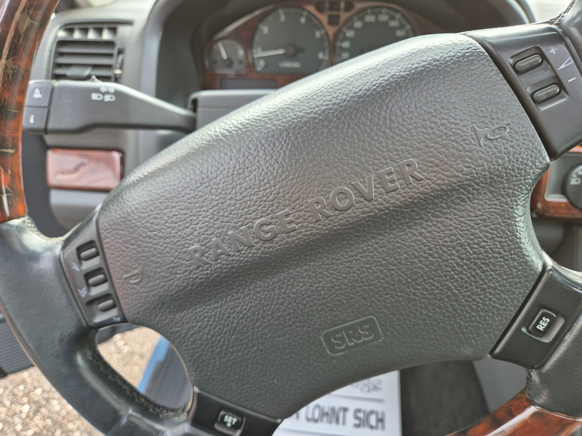 LAND ROVER Range Rover 4.6 Autobiography-image-23