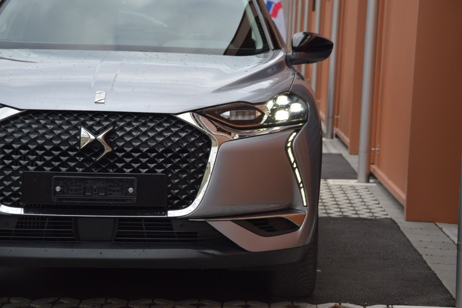 DS AUTOMOBILES DS 3 Crossback 1.2 PureTech Performance Line EAT8-image-4