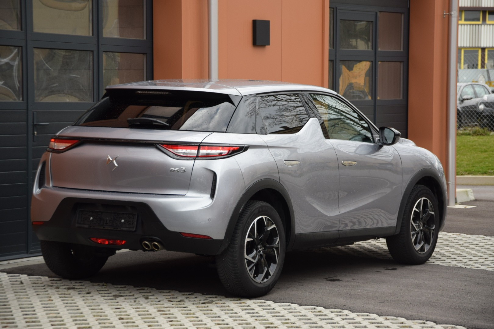 DS AUTOMOBILES DS 3 Crossback 1.2 PureTech Performance Line EAT8-image-6