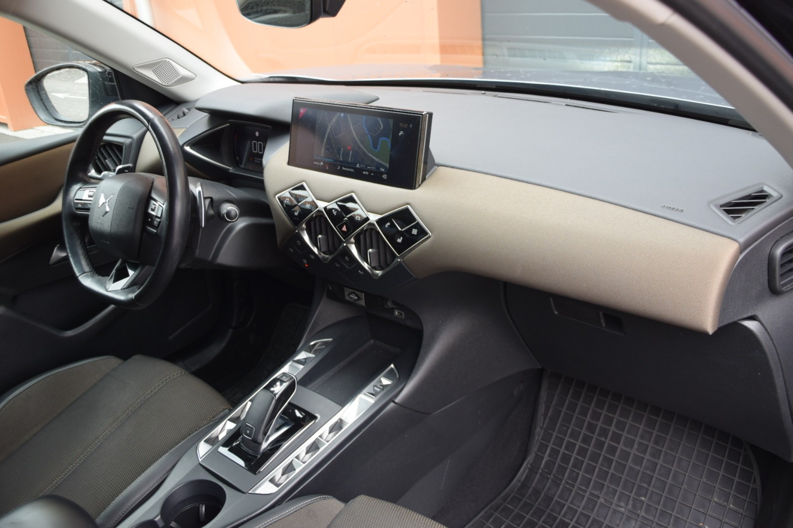 DS AUTOMOBILES DS 3 Crossback 1.2 PureTech Performance Line EAT8-image-29