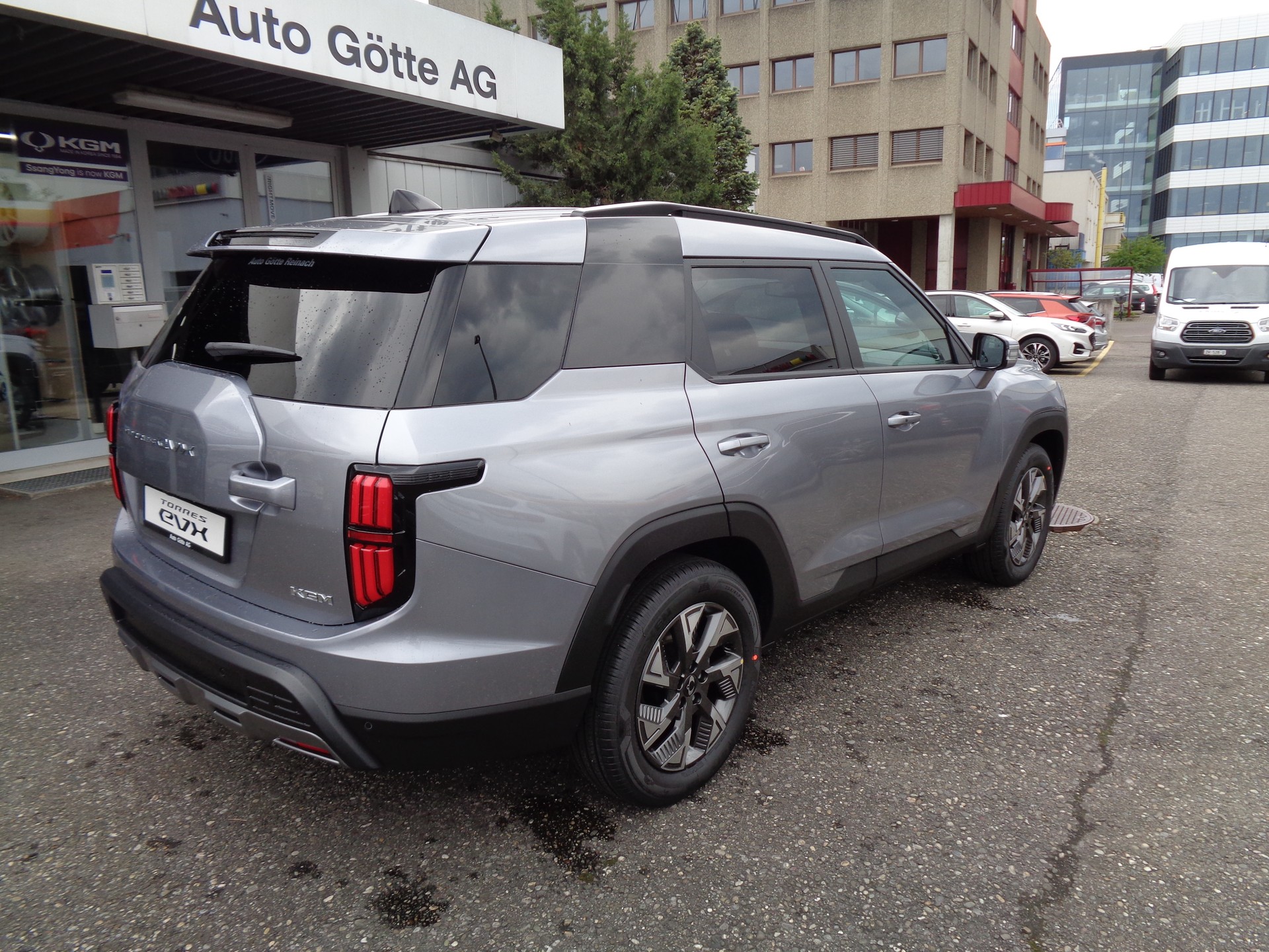 KGM-SsangYong Torres EVX Platinum-showroom-element-3
