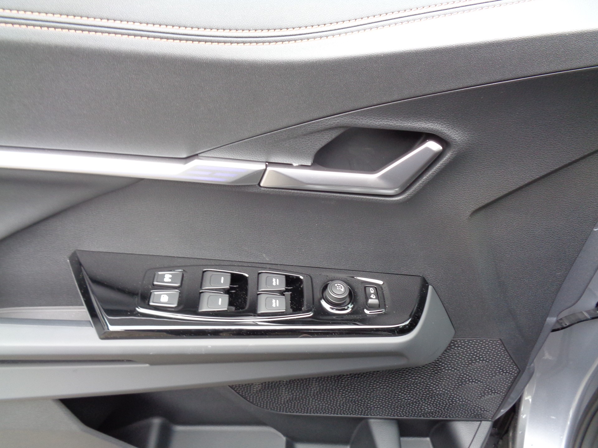KGM-SsangYong Torres EVX Platinum-image-8