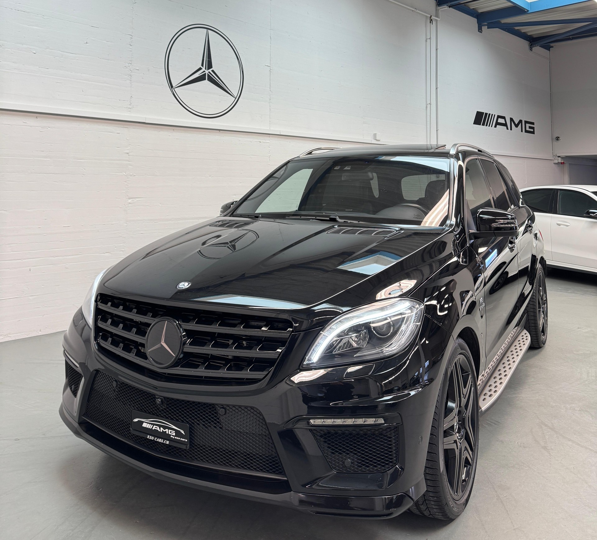 MERCEDES-BENZ ML 63 AMG Executive 4Matic Speedshift All Black Performance-image-2