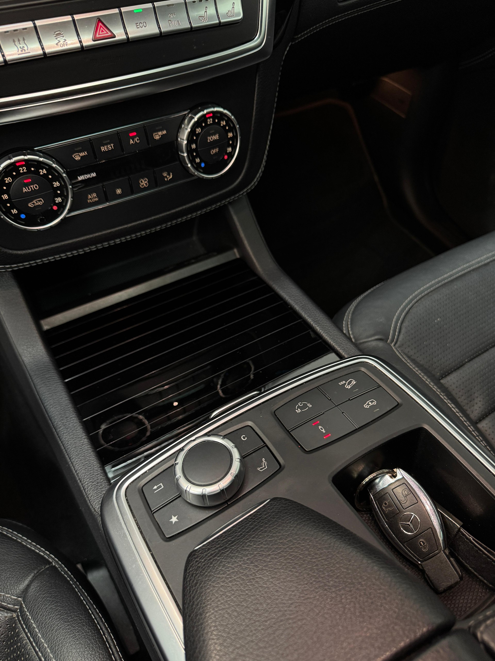 MERCEDES-BENZ ML 63 AMG Executive 4Matic Speedshift All Black Performance-image-22